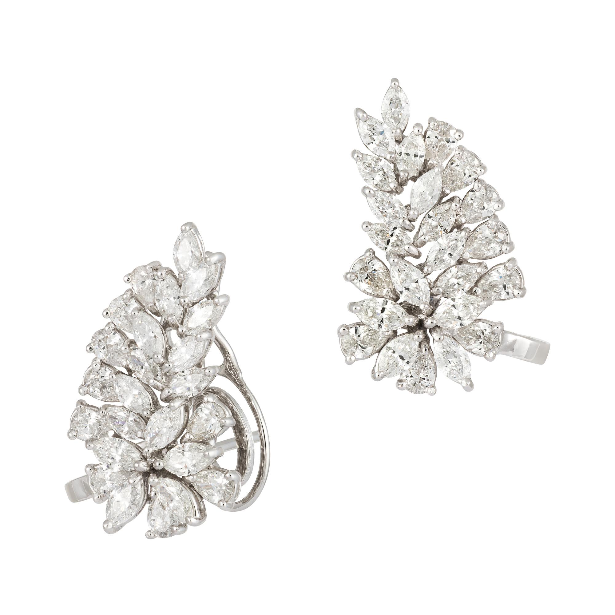 Modern Breathtaking Studs White Gold 18K Earrings Diamond For Her For Sale