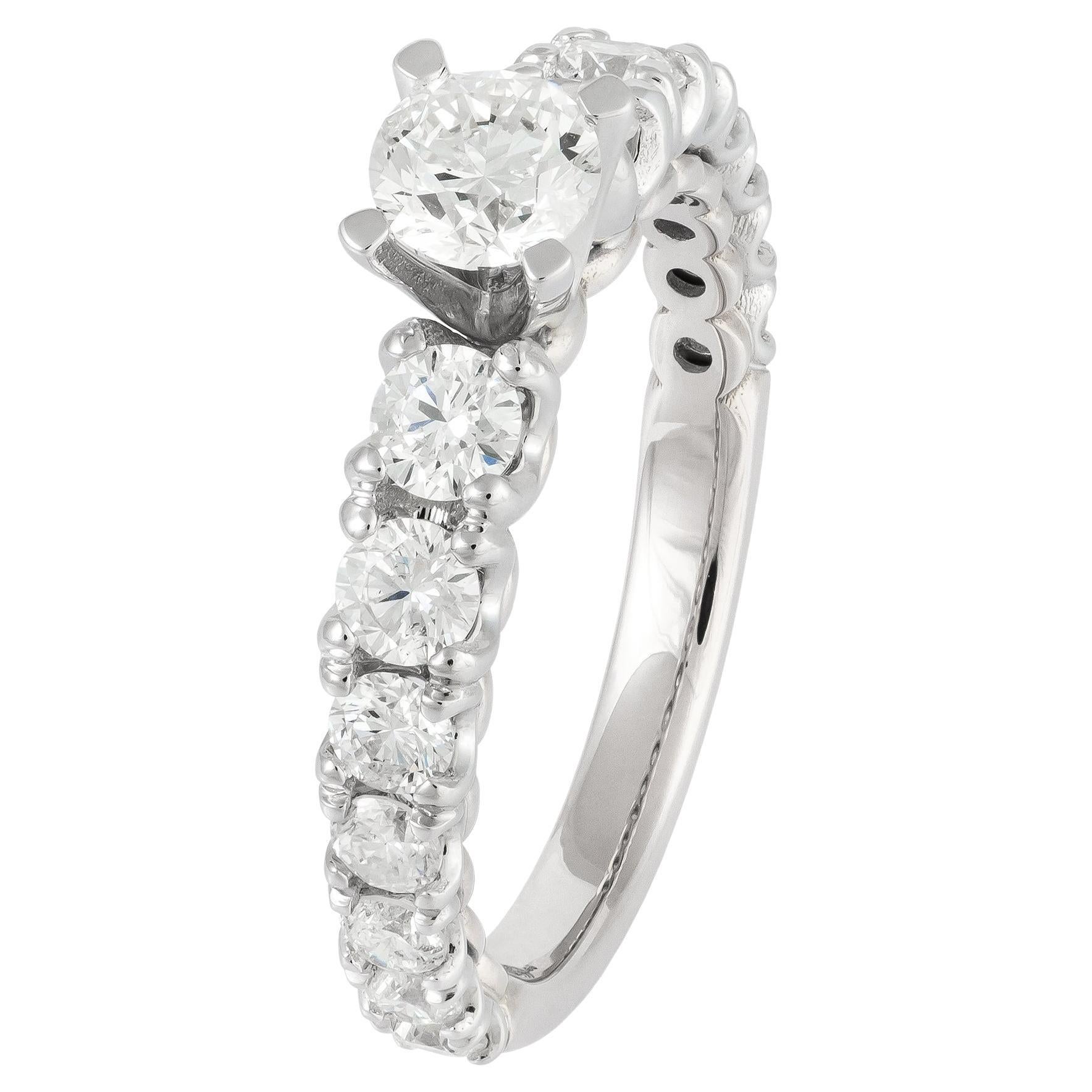 Außergewöhnlicher weißer 18 Karat Gold Ring mit weißen Diamanten für sie
