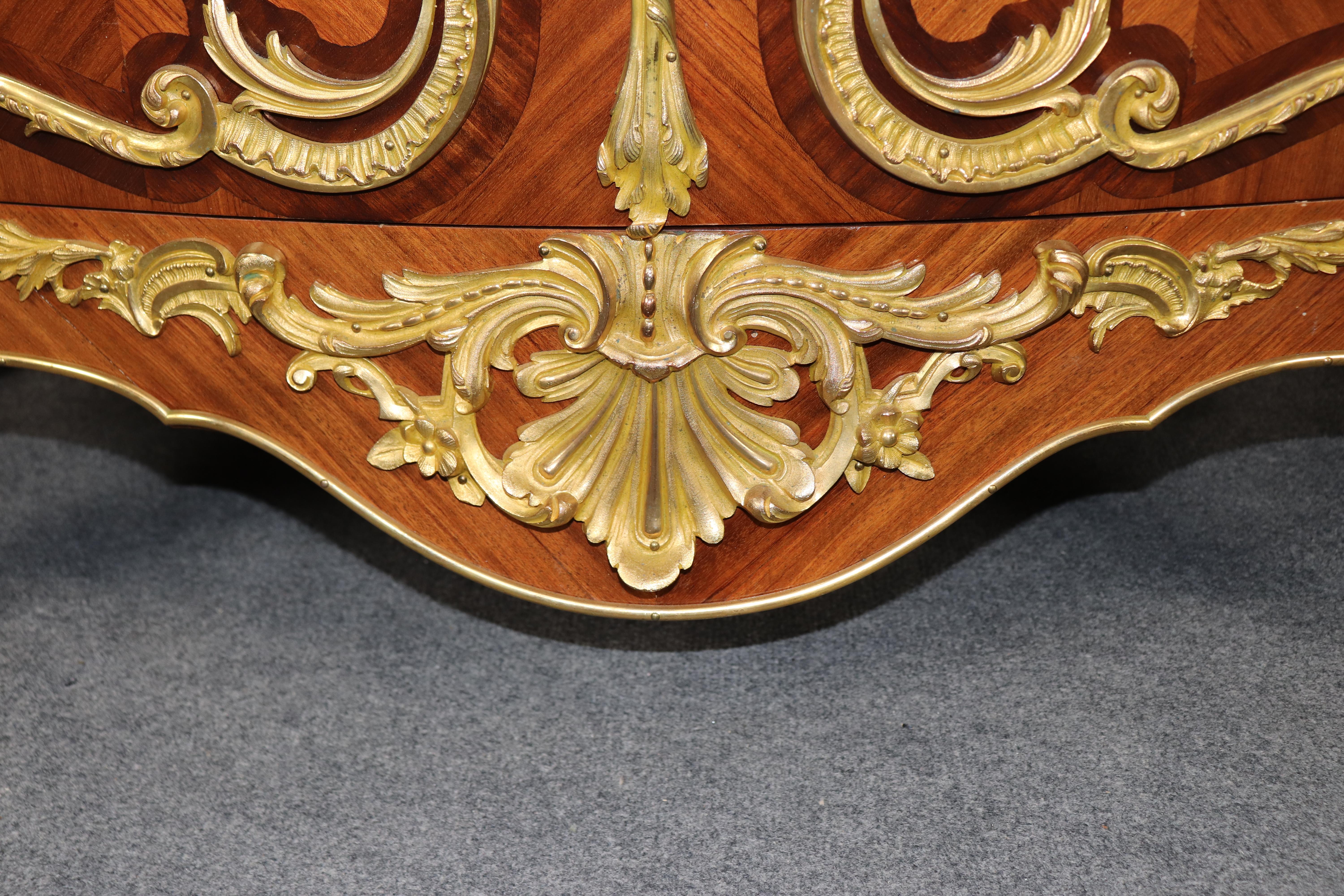 Buffet con figura di fanciulla in marmo di Breche D'Alep, bronzo, Fontaine Bleu, Attribuito in vendita 4