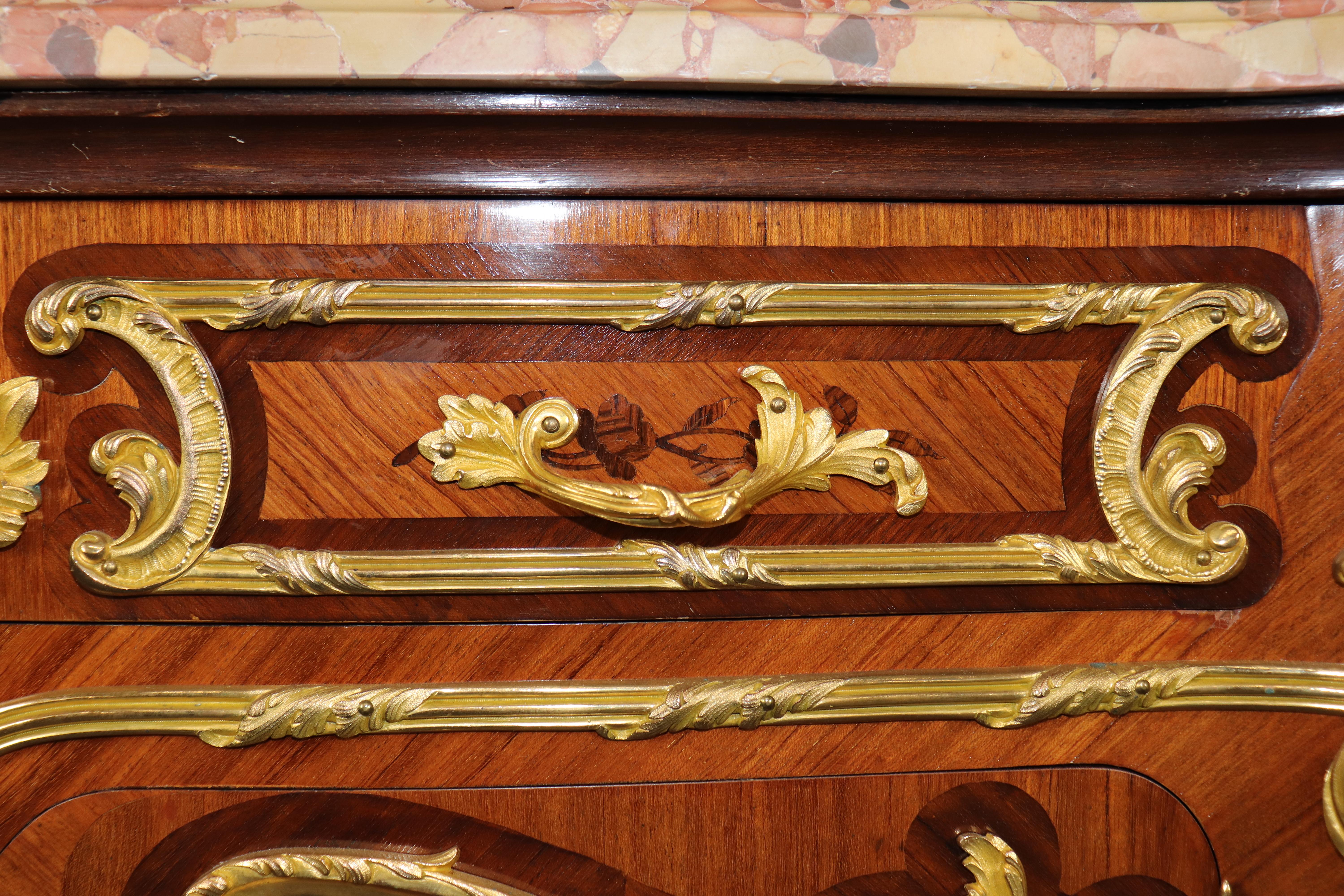 Buffet con figura di fanciulla in marmo di Breche D'Alep, bronzo, Fontaine Bleu, Attribuito in vendita 6