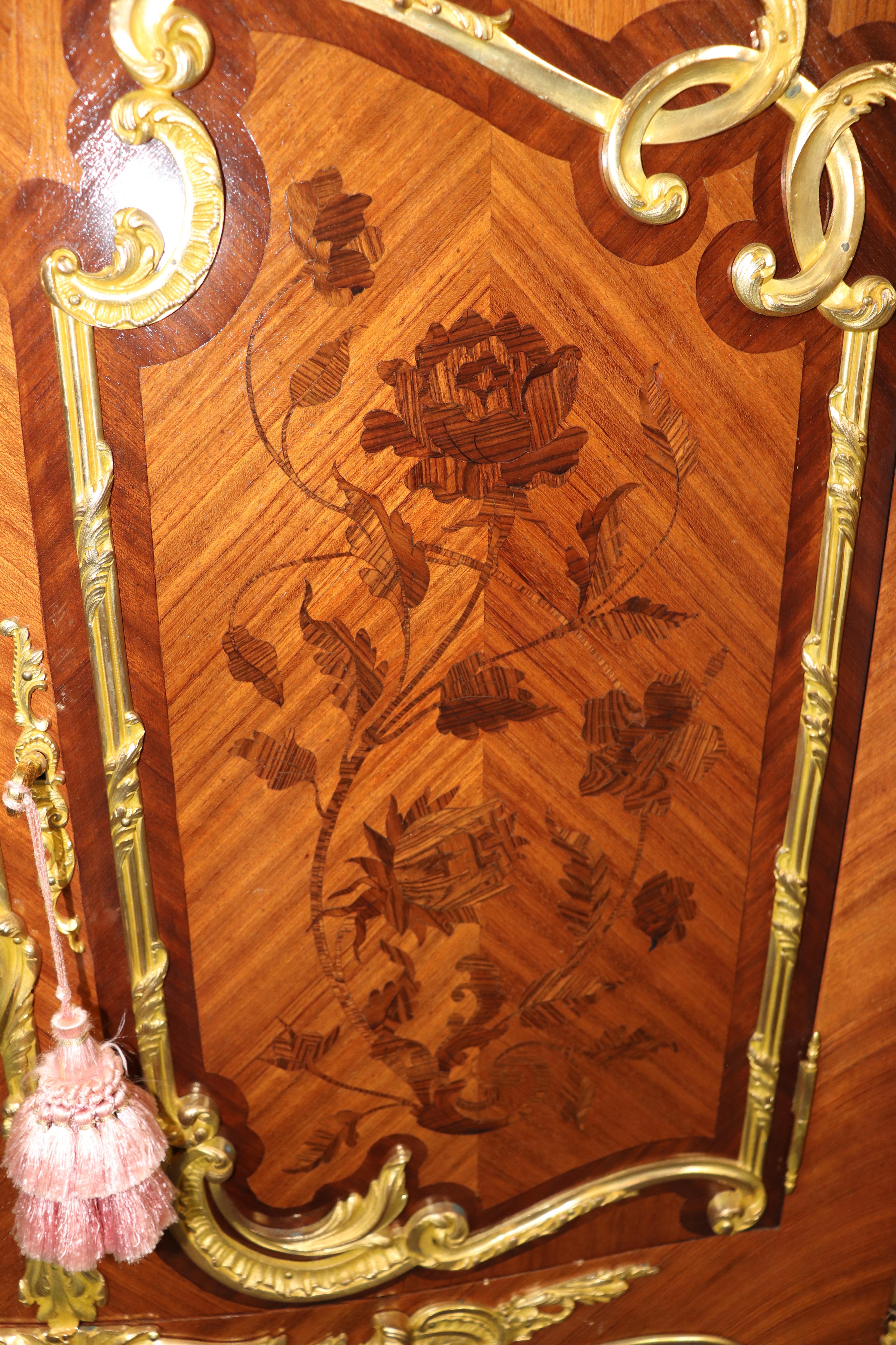Buffet con figura di fanciulla in marmo di Breche D'Alep, bronzo, Fontaine Bleu, Attribuito in vendita 7