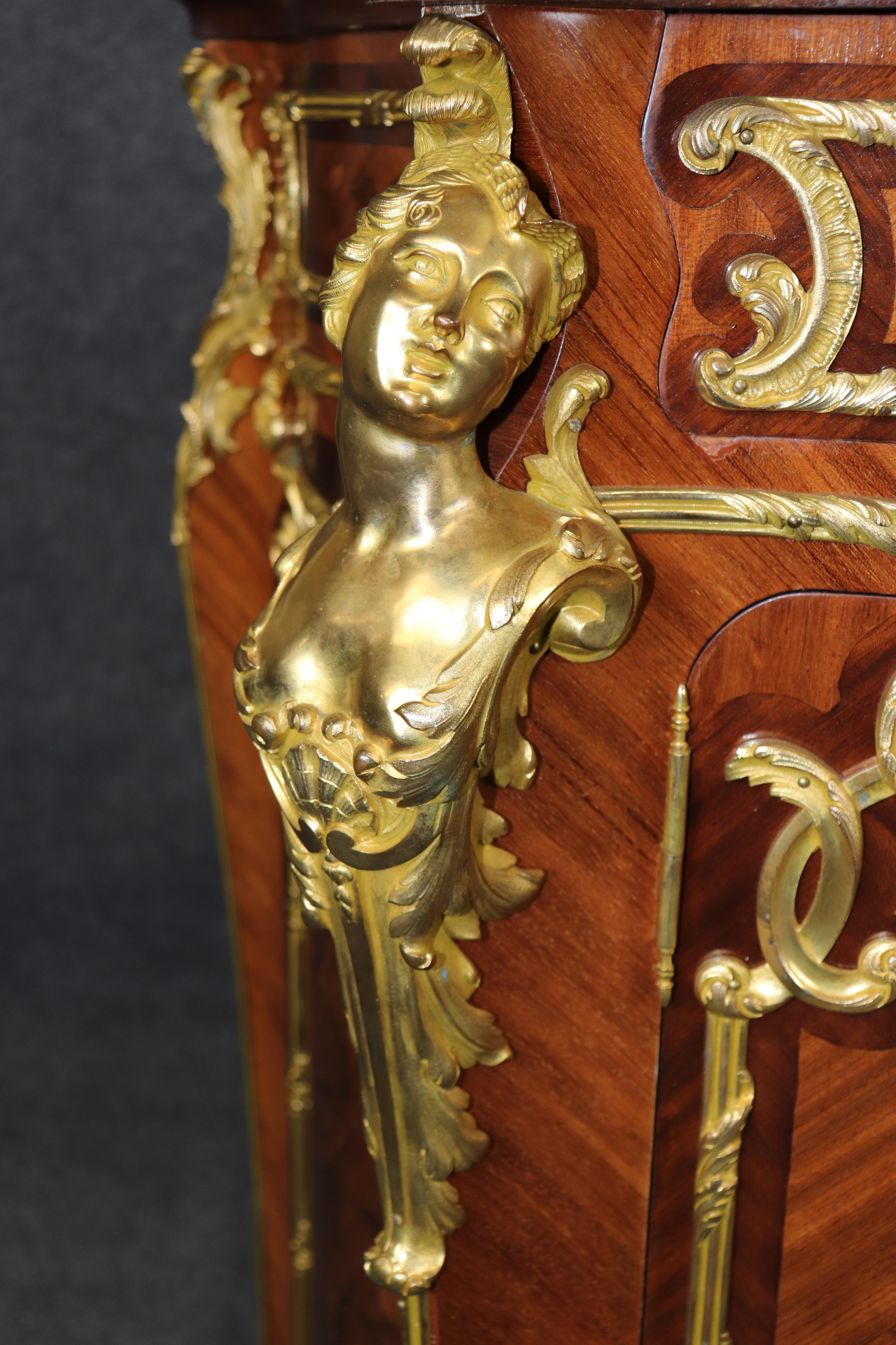 Buffet con figura di fanciulla in marmo di Breche D'Alep, bronzo, Fontaine Bleu, Attribuito in vendita 8