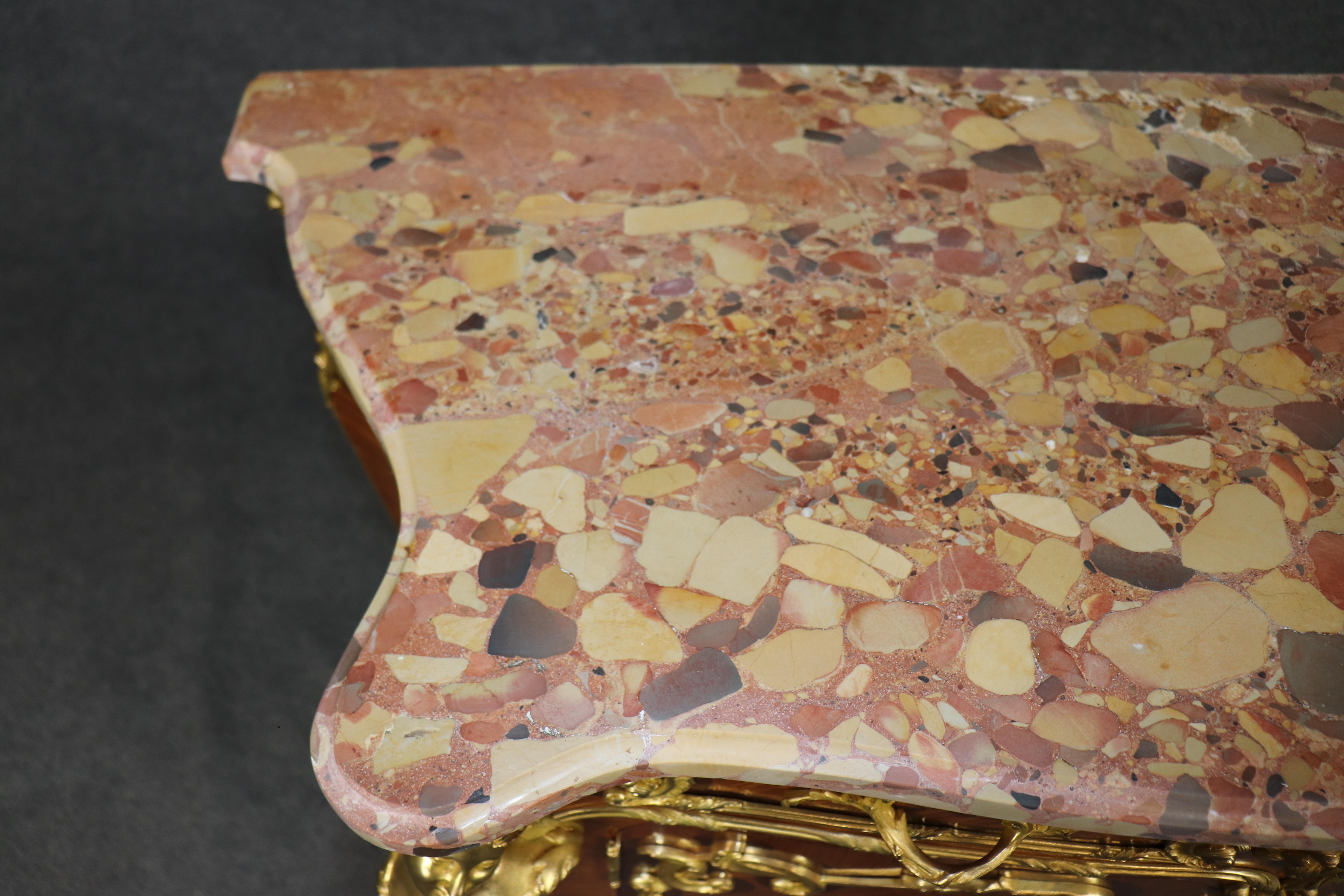 Buffet con figura di fanciulla in marmo di Breche D'Alep, bronzo, Fontaine Bleu, Attribuito in vendita 10