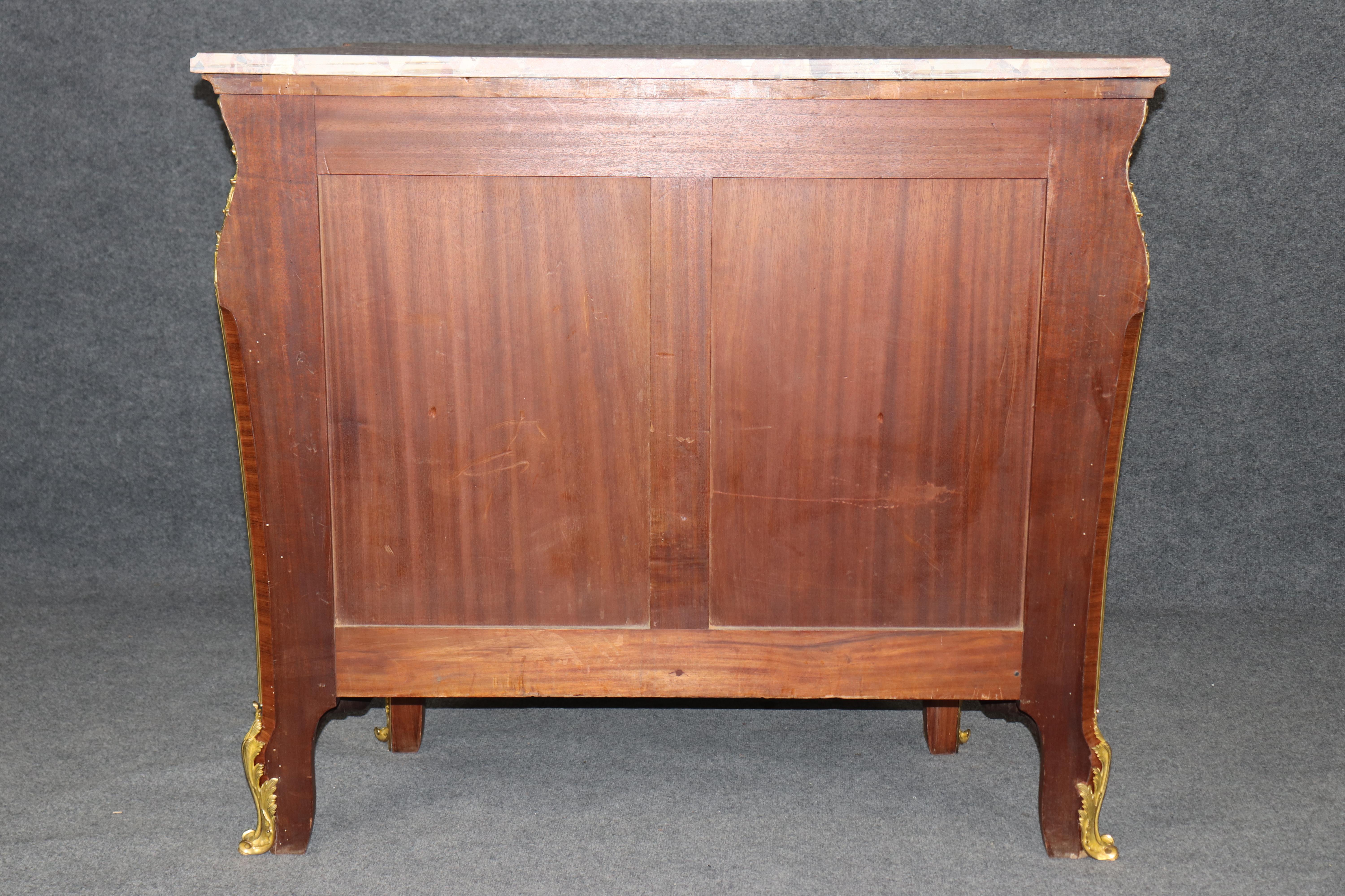 Buffet con figura di fanciulla in marmo di Breche D'Alep, bronzo, Fontaine Bleu, Attribuito in vendita 12
