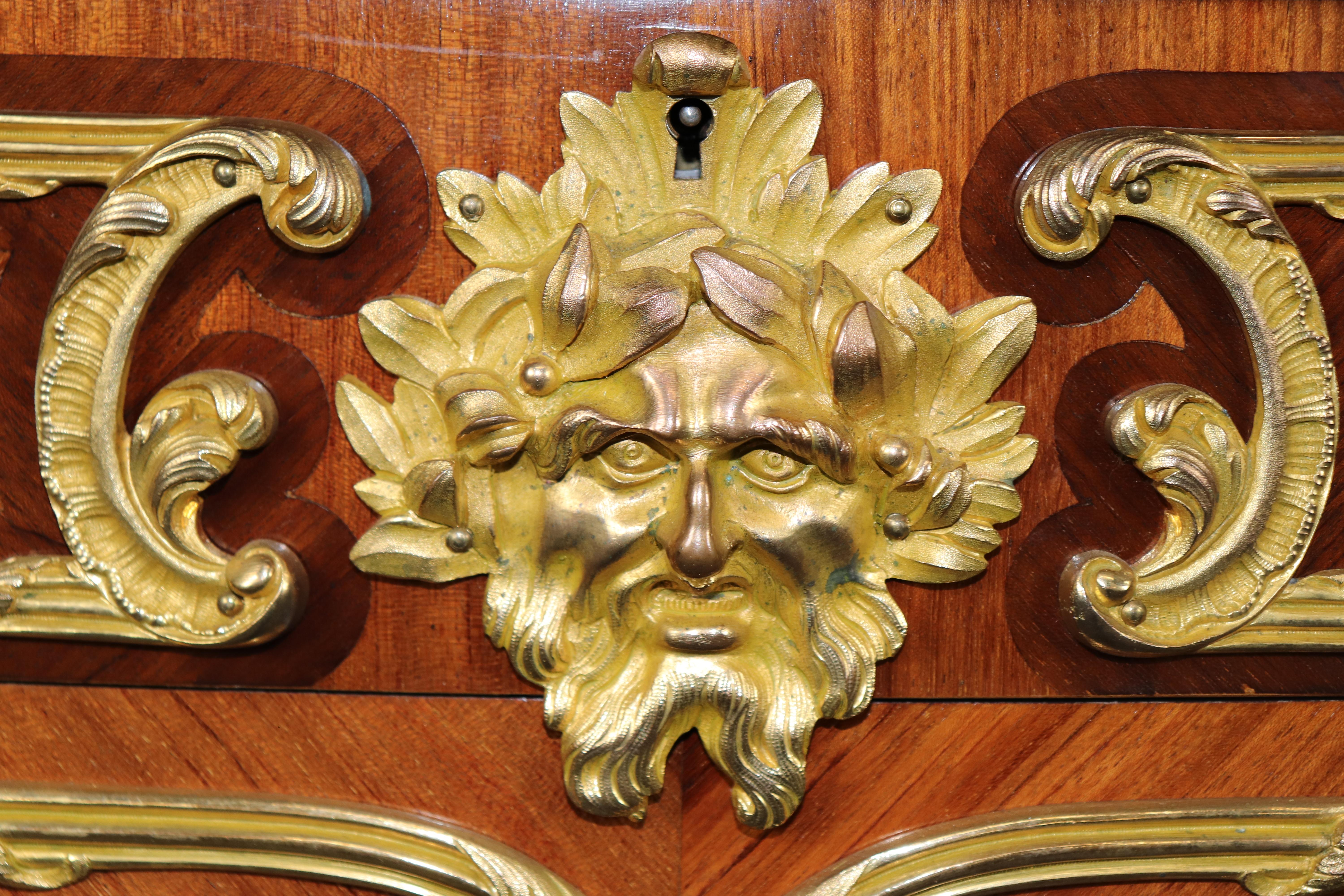 Francese Buffet con figura di fanciulla in marmo di Breche D'Alep, bronzo, Fontaine Bleu, Attribuito in vendita