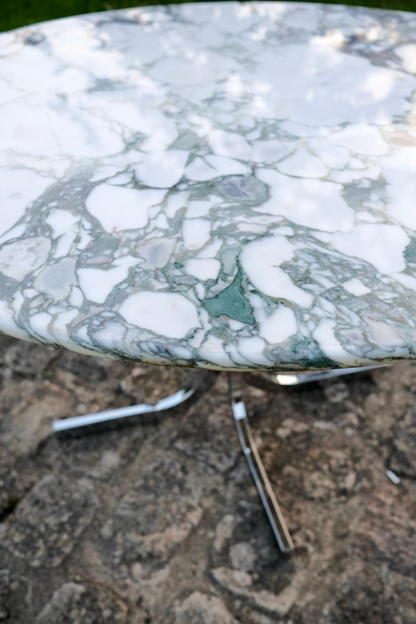 Mesa de comedor de mármol Breche Medici, Italia, años 70 Metal en venta