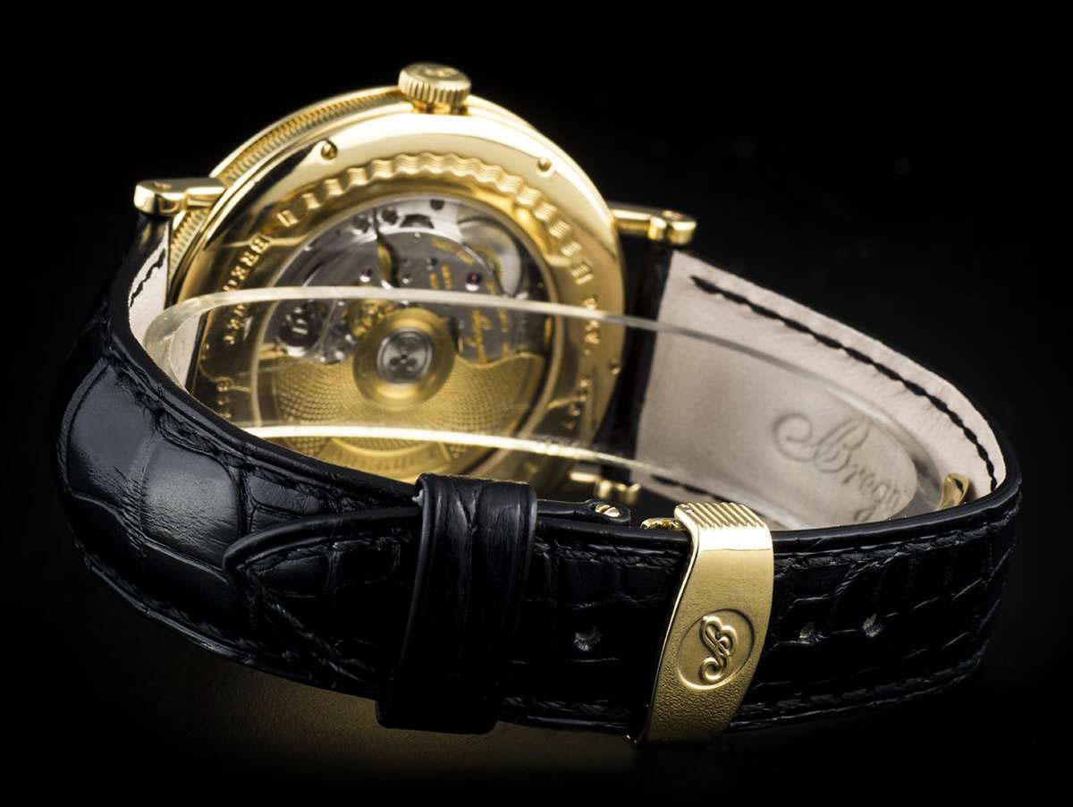 Breguet 18 Karat Gold Classique Retrograde Seconds Power Reserve 5207BA/12/9V6 In Excellent Condition In Mayfair, London, London