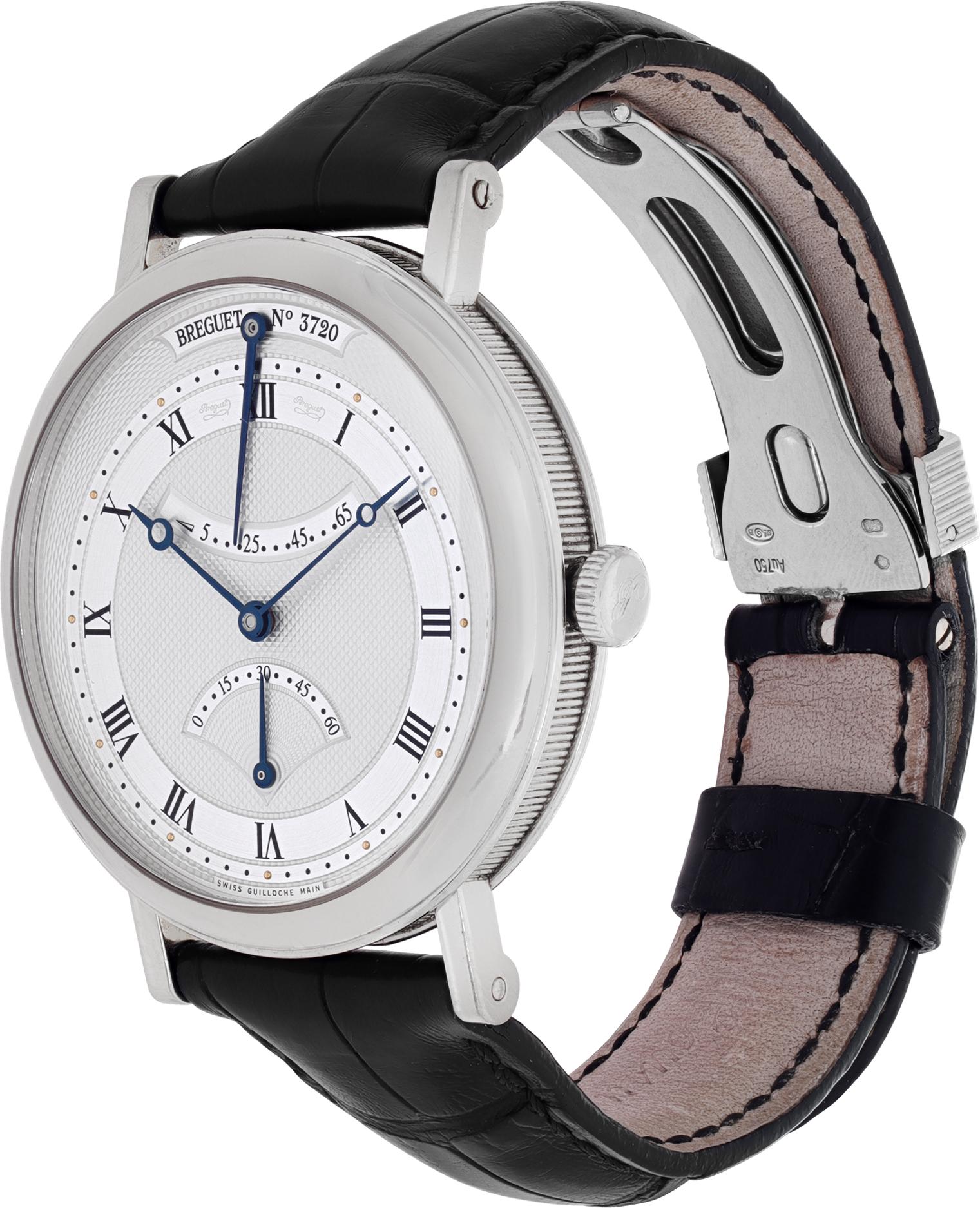 Breguet Classique 5207 in oro bianco 18 carati con cinturino in alligatore nero e fibbia deployante in oro bianco 18 carati. Quadrante argentato guilloché con numeri romani applicati neri e lancette azzurrate. Movimento automatico sotto vetro con