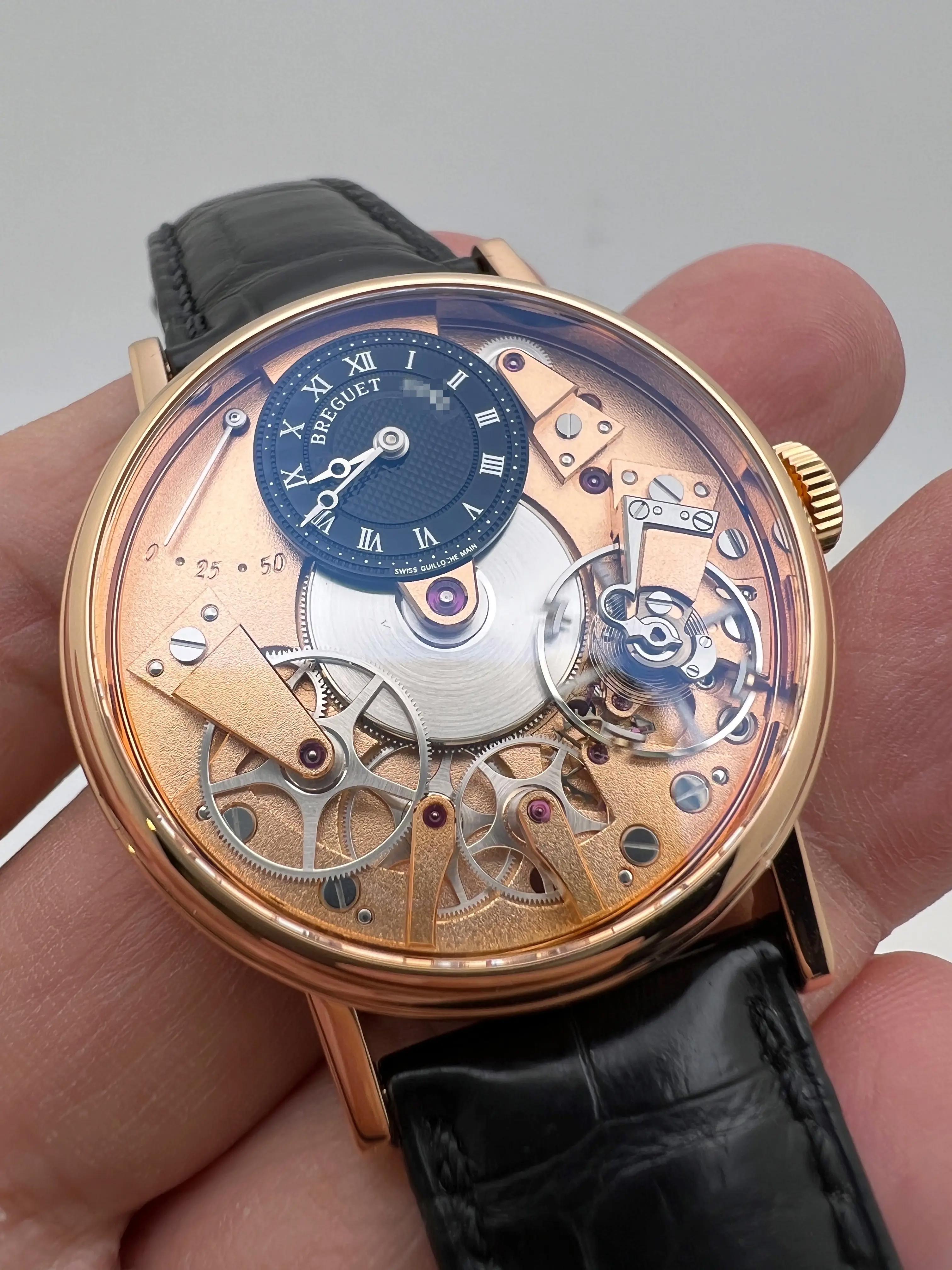 Breguet Tradition Handaufzug 37mm 7027BR/R9/9V6 18K Roségold Boxpapiere mit Schachtel im Zustand „Hervorragend“ in New York, NY