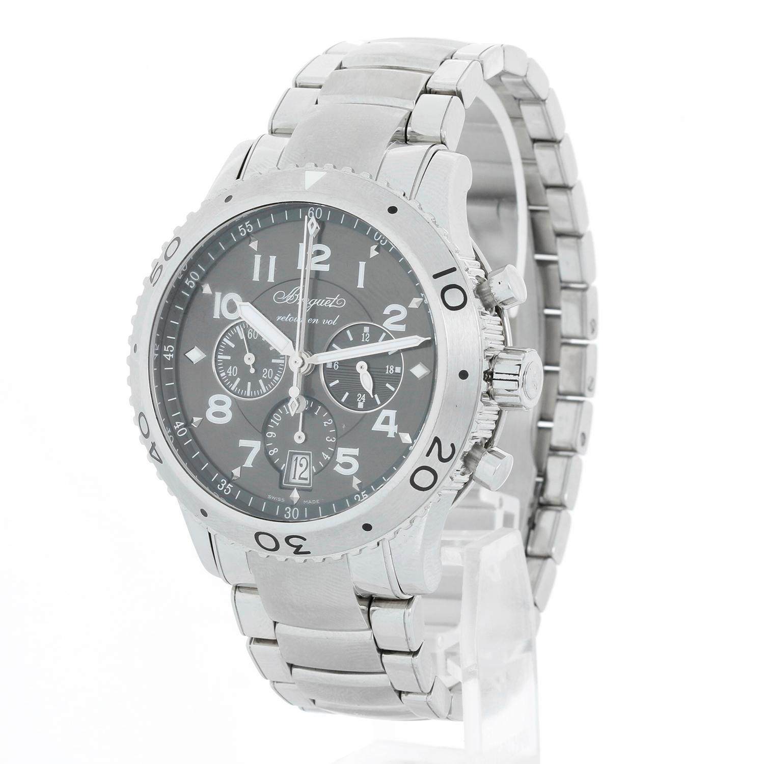 Montre chronographe pour homme en acier inoxydable Breguet Transatlantique Type XXI Flyback 3810ST/92/9ZU - Remontage automatique. Boîtier en acier inoxydable (42 mm de diamètre). Cadran noir avec chiffres arabes blancs ; chronographe flyback ;