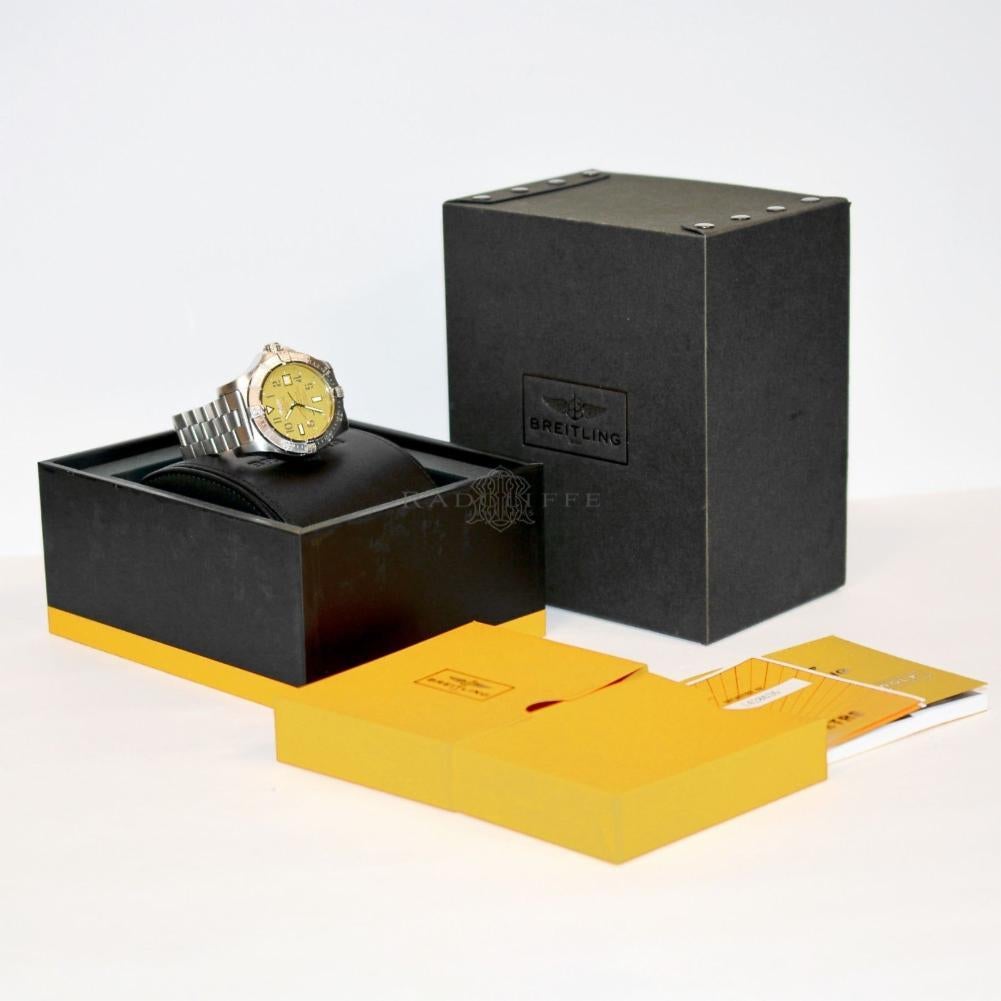 Breitling A17330 Avenger Seawolf Yellow A1733010/I513 Automatic Box and Papers In Excellent Condition For Sale In Miami, FL