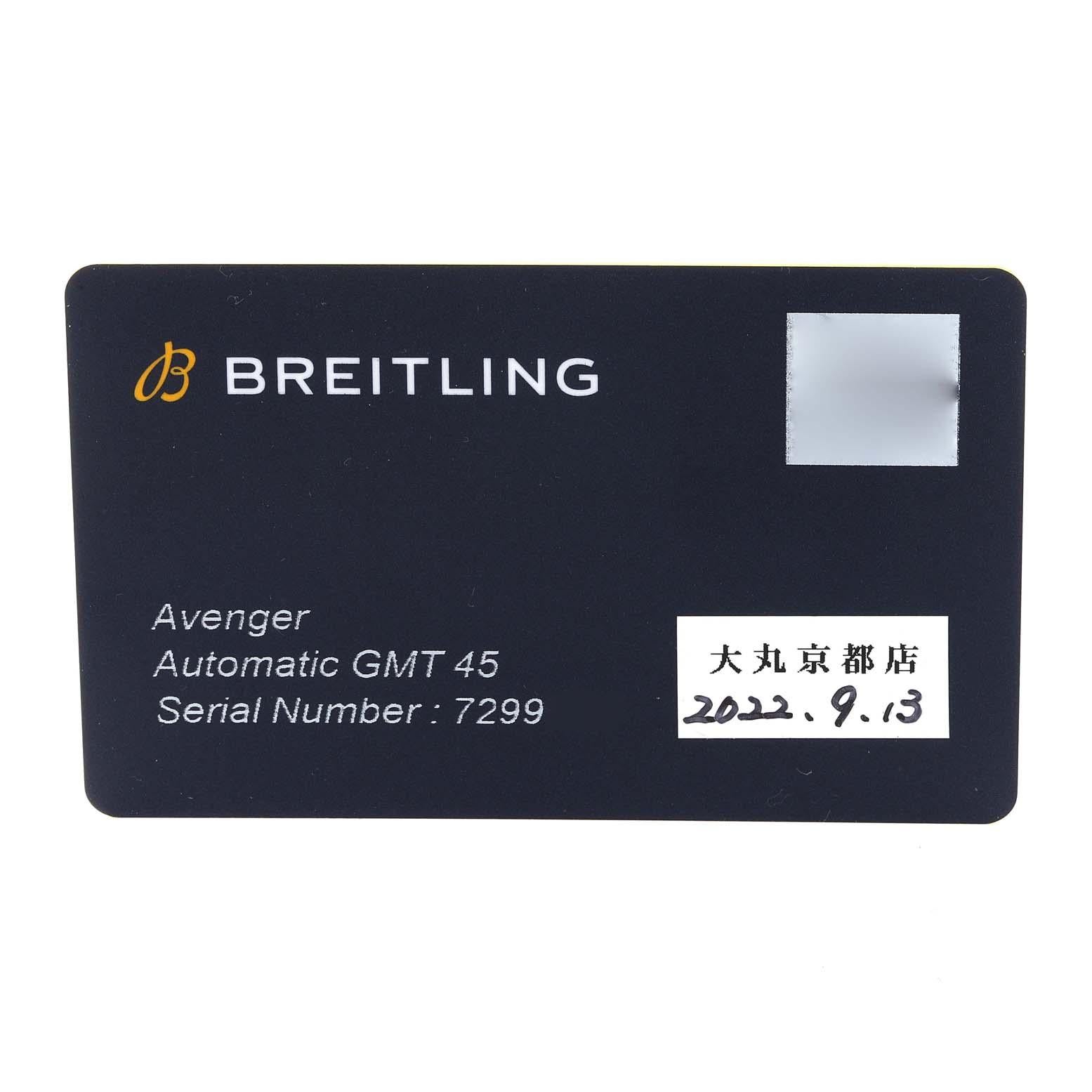 Men's Breitling Aeromarine Avenger II GMT Blue Dial Steel Mens Watch A32395 Box Card For Sale