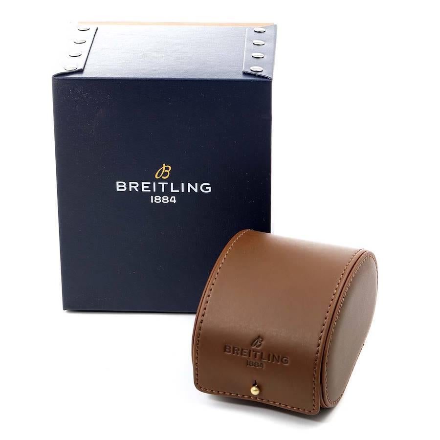 Reloj Breitling Aeromarine Avenger II GMT Esfera nacarada azul A32390 Caja en venta 6
