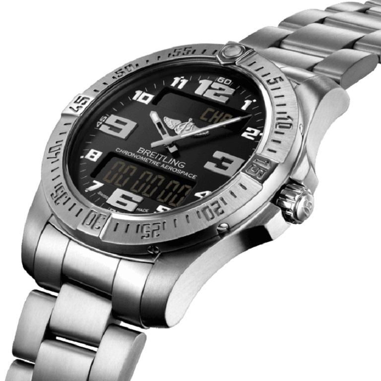 43mm satin finish titanium case, screwed in back, non screw-locked crown with two gaskets and integrated pushpiece, ratcheted unidirectional bezel, sapphire crystal with glareproof treatment on both sides, Volcano black dial, thermocompensated