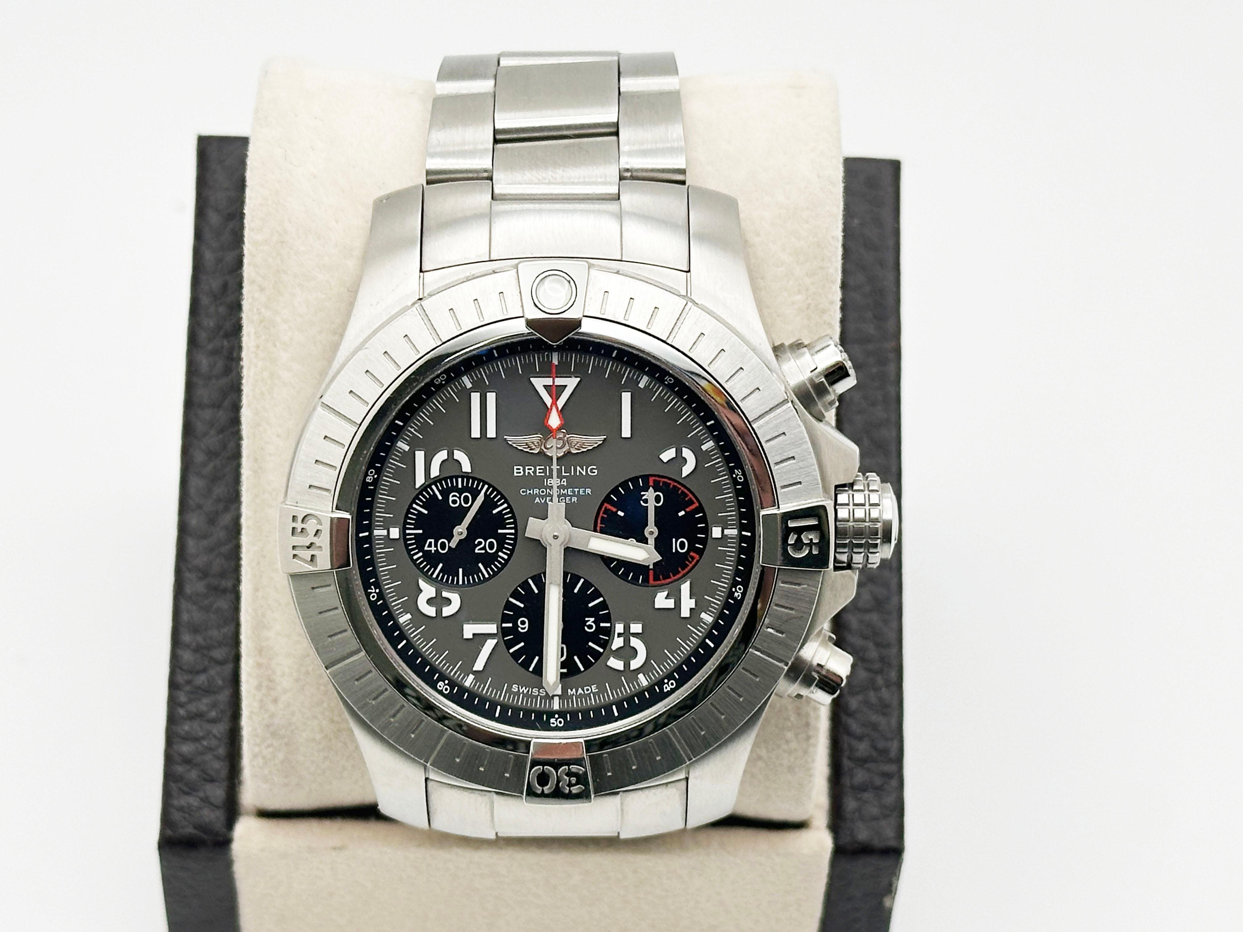 Breitling Avenger B01 AB0182 Quadrante grigio in acciaio inox 45mm In condizioni ottime in vendita a San Diego, CA