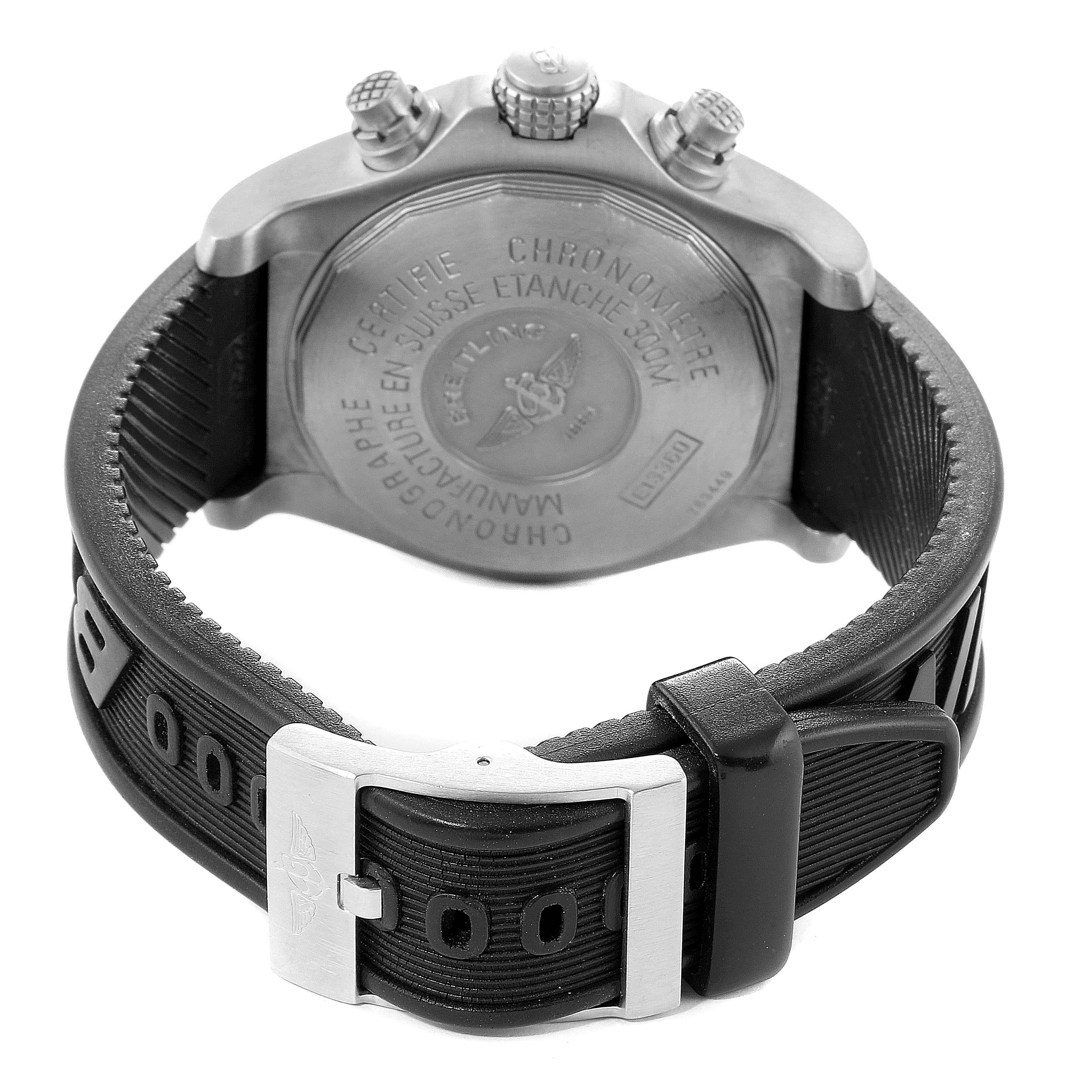 Breitling Avenger Chronograph-Titanuhr mit schwarzem Zifferblatt E13360 Box im Angebot 6