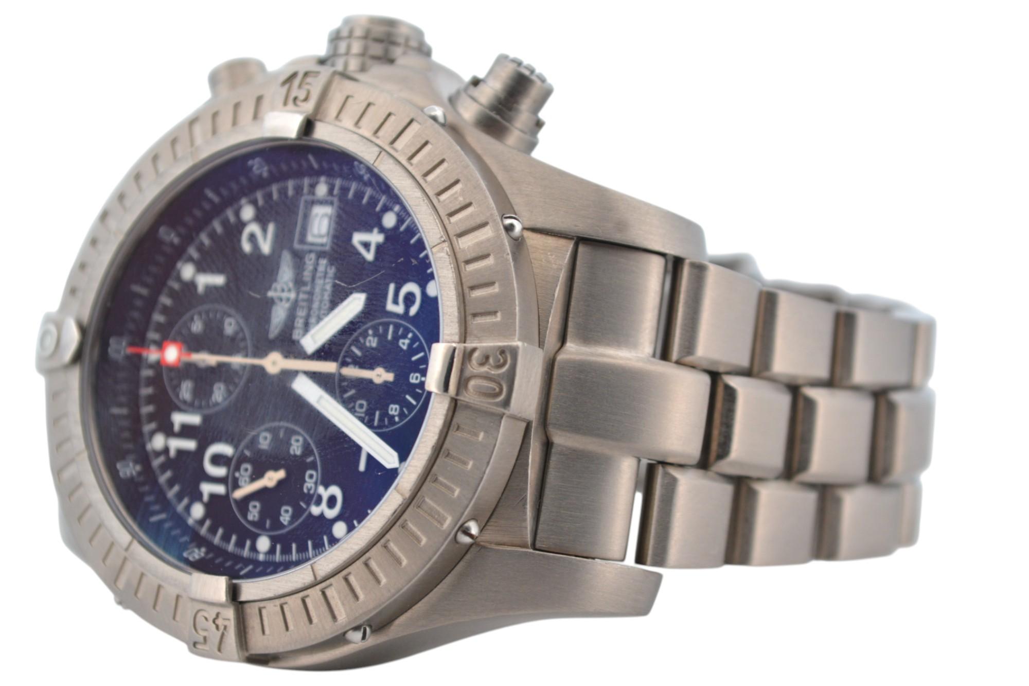 Breitling Avenger Chronograph 44mm Titanium Black Arabic Dial Automatic Ref: E13 In Excellent Condition For Sale In București, București