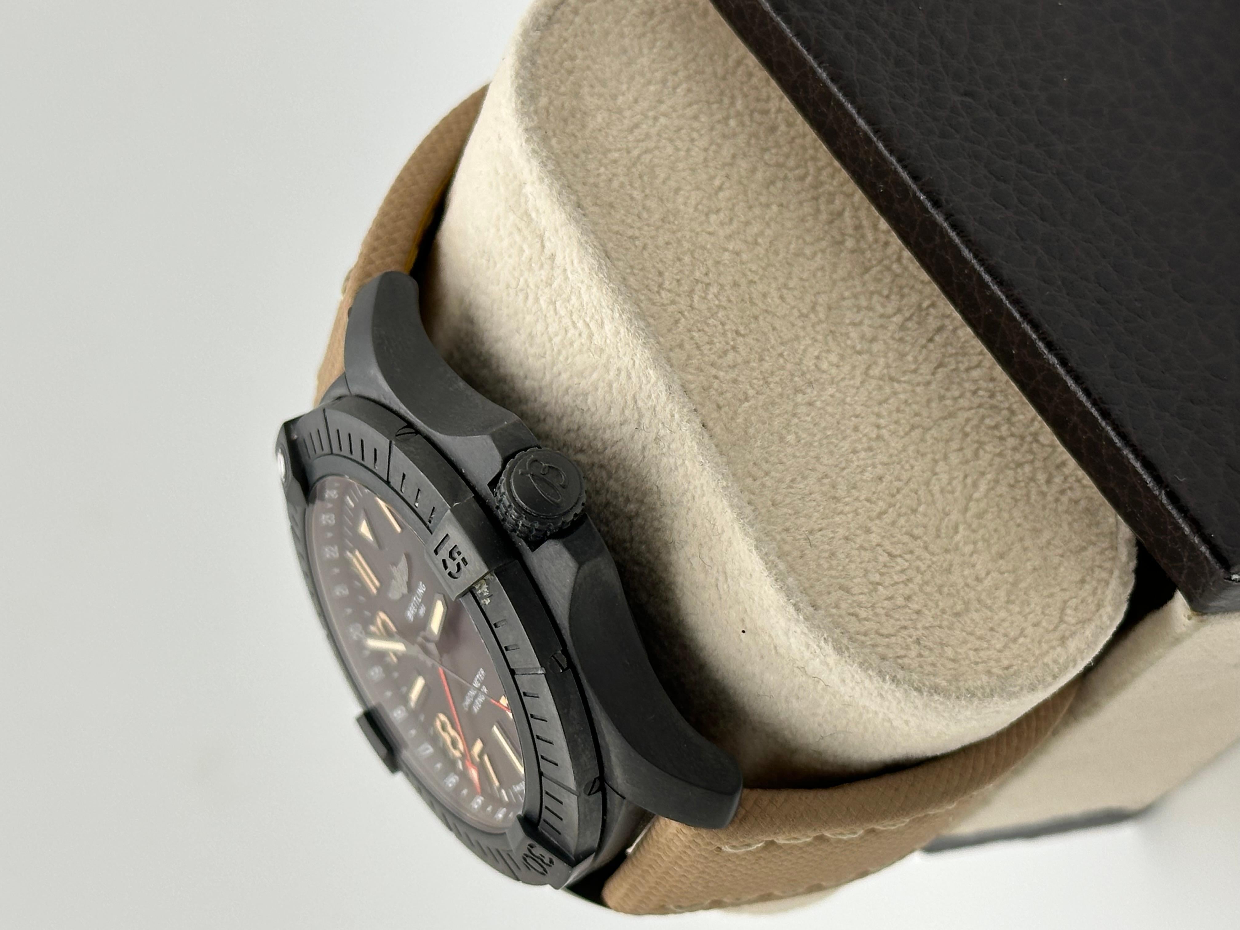  Breitling Avenger GMT 45 Night Mission V32395 Boîte en titane Pour hommes 