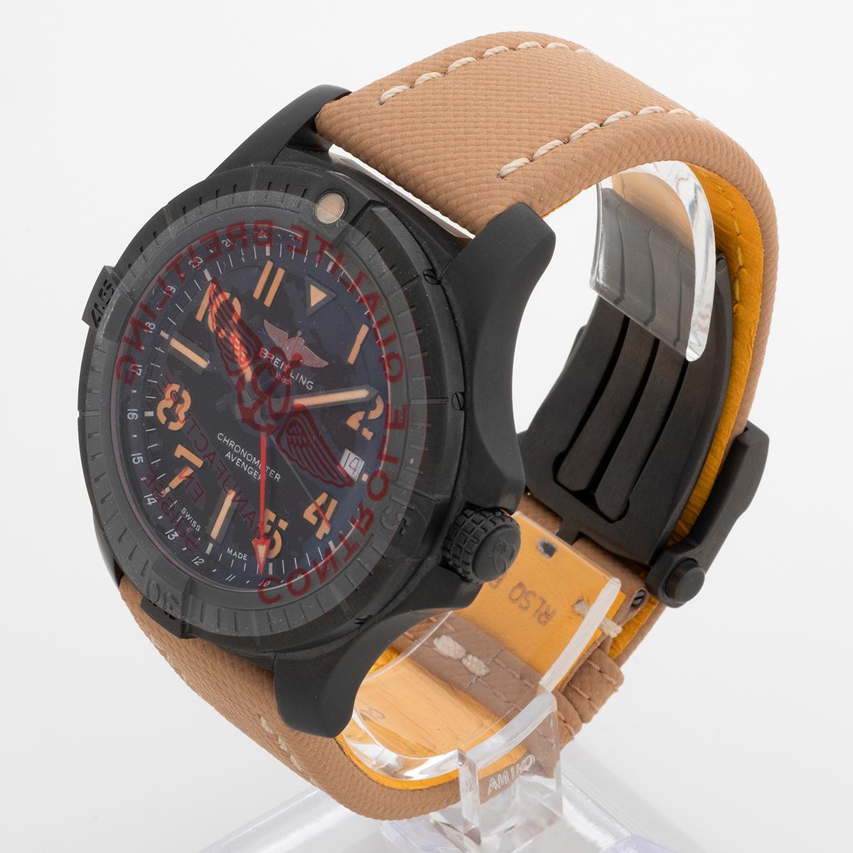 Breitling Avenger GMT night mission, ref V32395. Boîtier en titane de 41 mm, année 2024. Excellent état - En vente à Canterbury, England