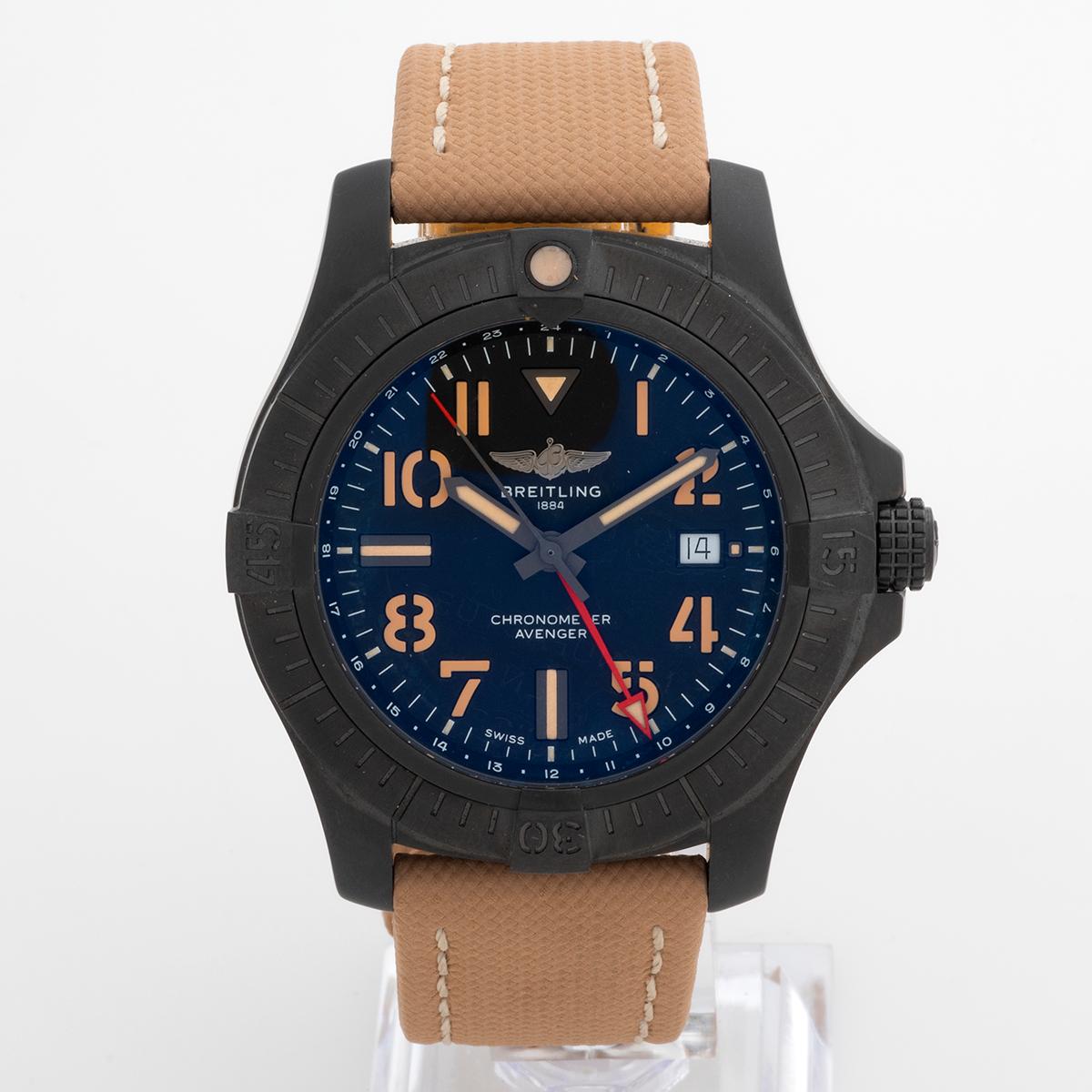 Breitling Avenger GMT night mission, ref V32395. Boîtier en titane de 41 mm, année 2024. Unisexe en vente