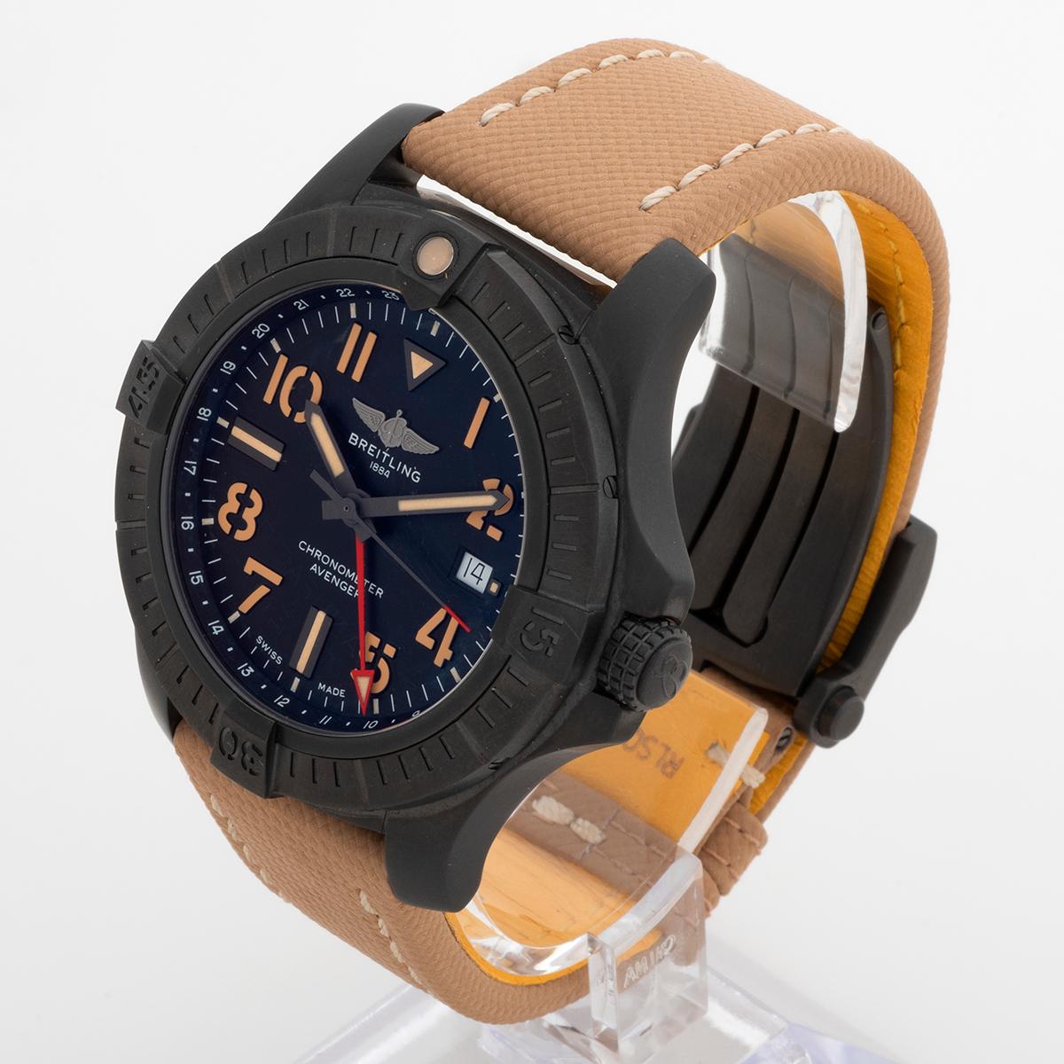 Breitling Avenger GMT night mission, ref V32395. Boîtier en titane de 41 mm, année 2024. en vente 2