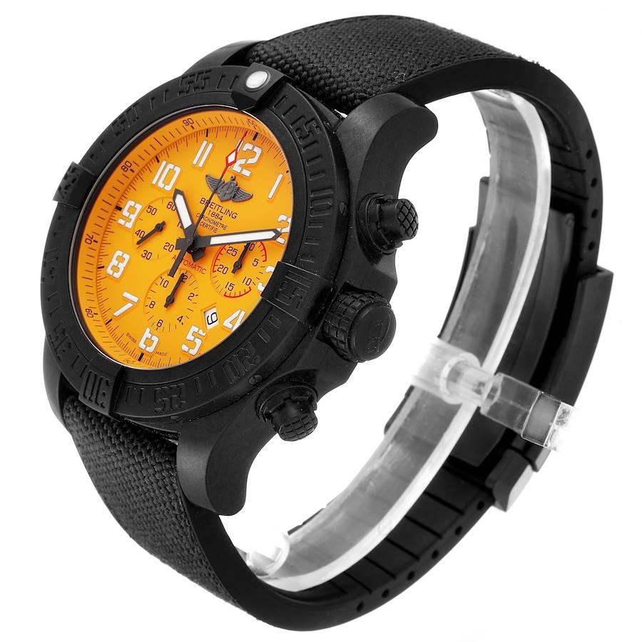 Breitling Avenger Hurricane 50 Breitlight Herrenuhr XB0170 Ungetragen im Zustand „Hervorragend“ im Angebot in Atlanta, GA