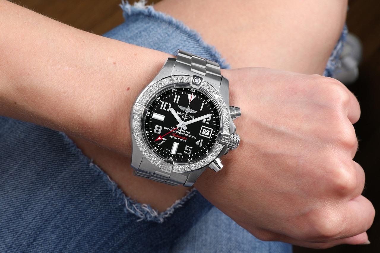 Breitling Avenger II GMT Black Dial Custom Diamond Bezel Mens 43mm Watch A32390.