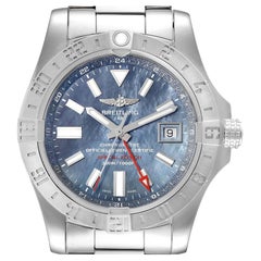 Herrenuhr A32390 GMT mit blauem Perlmutt-Zifferblatt von Breitling Avenger II