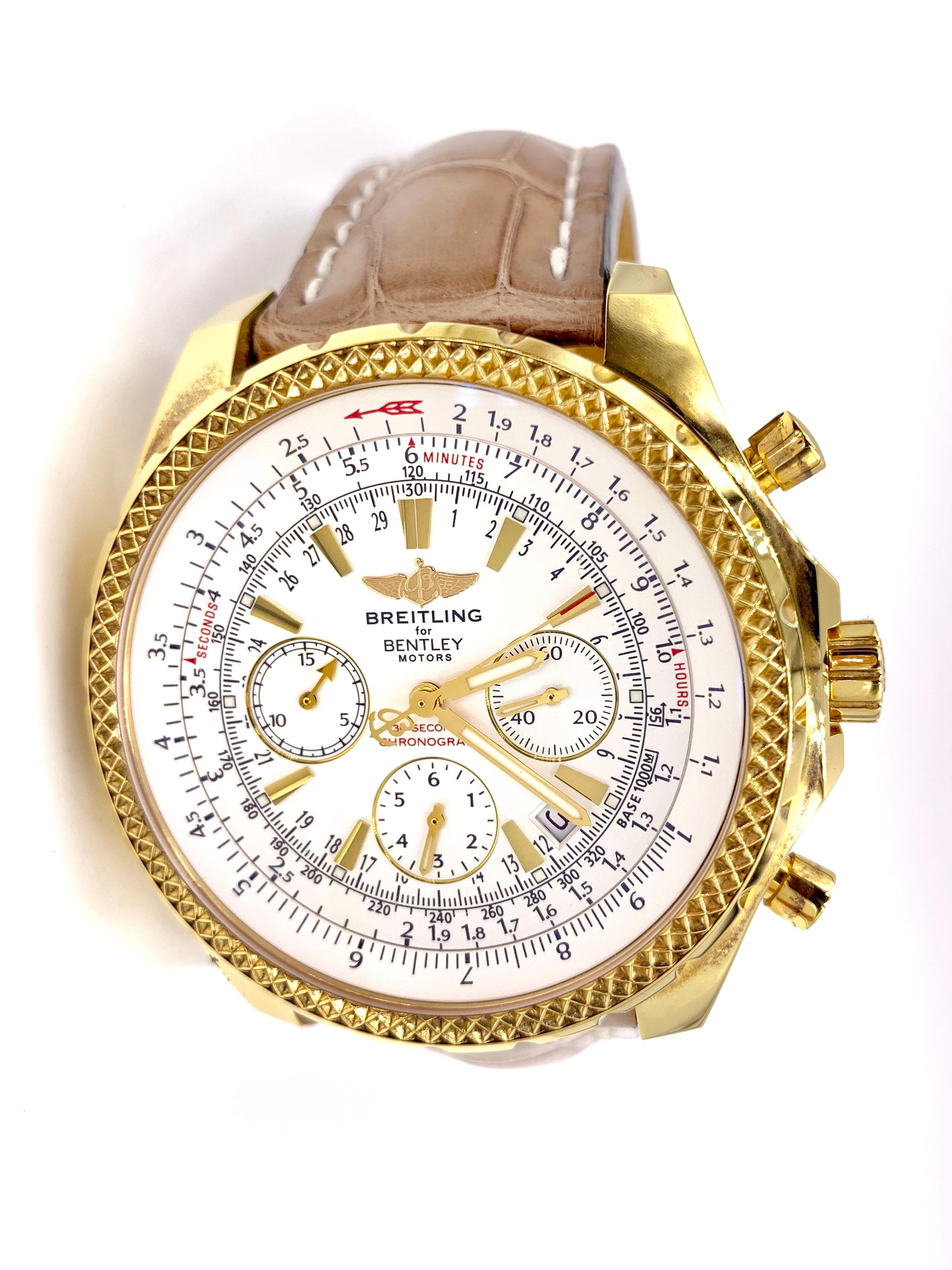 Breitling Bentley Motors 18 Karat Yellow Gold Watch on a Brown Croco Strap im Zustand „Hervorragend“ in Pikesville, MD