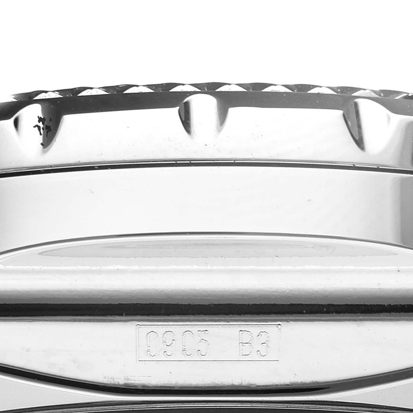 Breitling Bentley Motors Chronograph Stahl Herrenuhr A25362 Box Papiere. Automatisches Chronometerwerk mit automatischem Aufzug, offiziell zertifiziert. Chronographen-Funktion. Gehäuse aus Edelstahl mit einem Durchmesser von 49 mm. Verschraubte