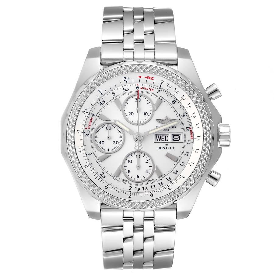 Breitling Bentley Motors GT Montre chronographe à cadran argenté A13362 Carte de boîte. Mouvement automatique à remontage automatique, officiellement certifié chronomètre. Fonction chronographe. Boîtier en acier inoxydable de 44,8 mm de diamètre.
