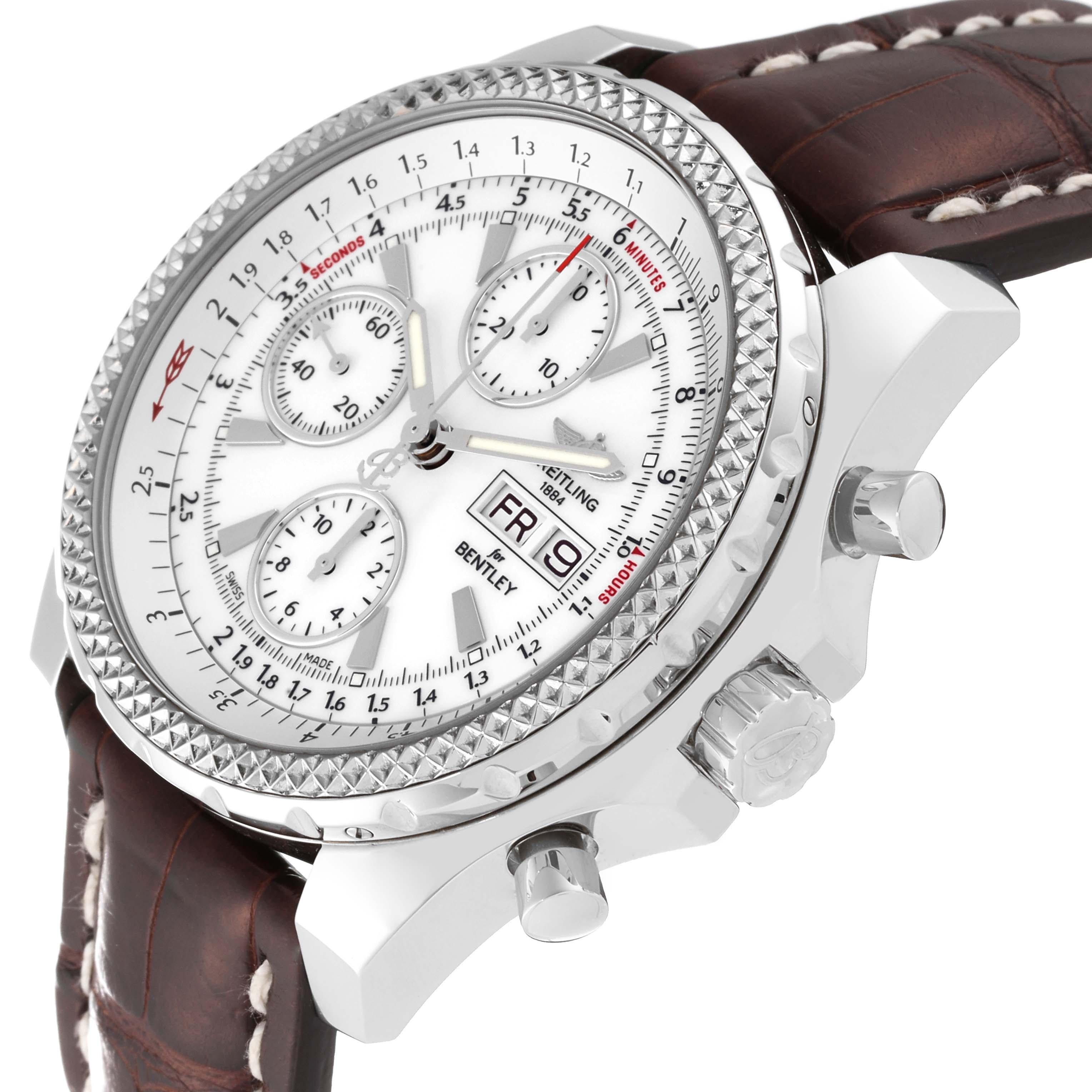 Breitling Bentley Motors GT Weißes Zifferblatt Stahl Herrenuhr A13362 Box Card. Automatisches, offiziell zertifiziertes Chronometerwerk mit Selbstaufzug. Chronographen-Funktion. Gehäuse aus Edelstahl mit einem Durchmesser von 44.8 mm. Krone und