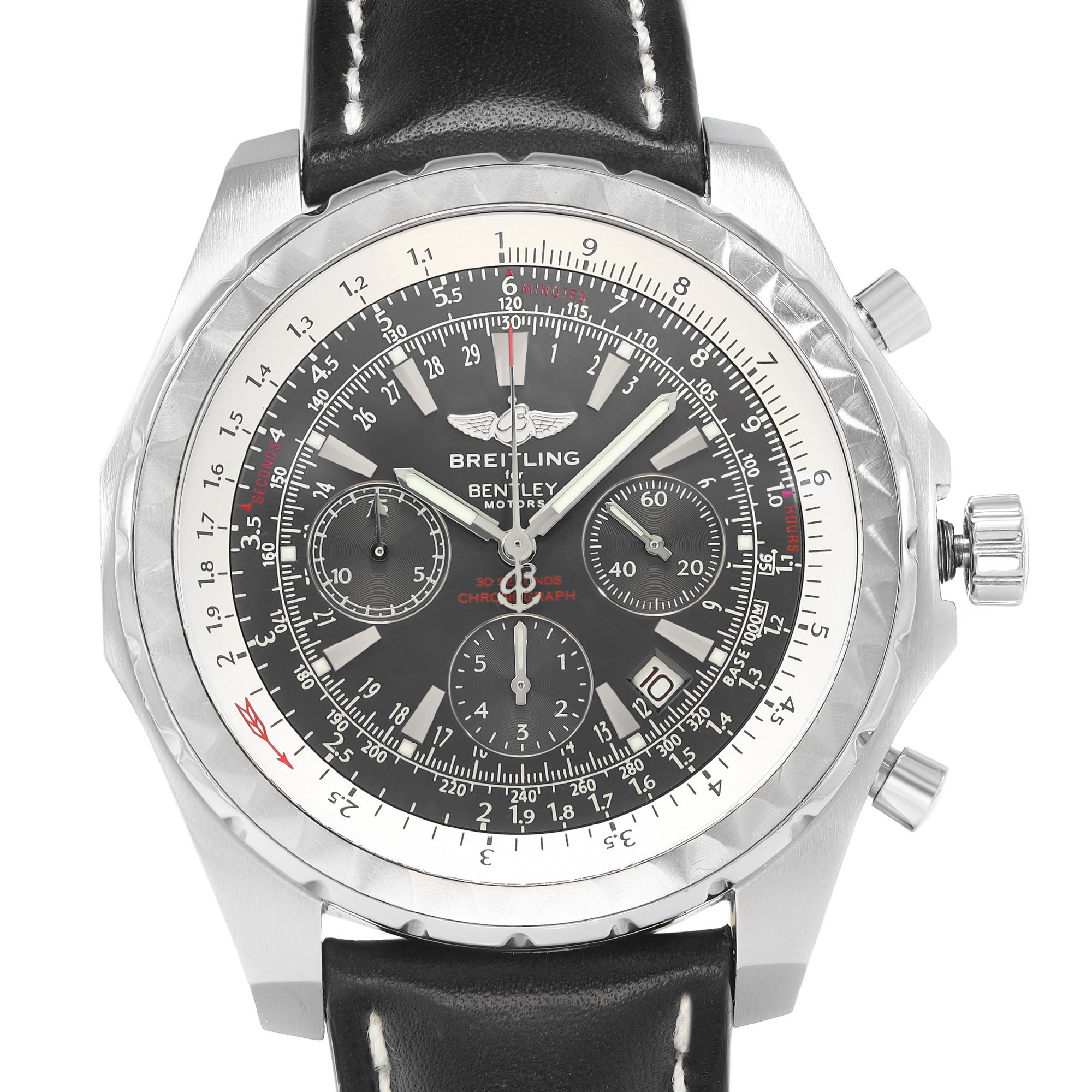Montre d'occasion Breitling Bentley Motors T pour homme A2536313/B814-441X. Le cristal présente de minuscules rayures visibles uniquement sous un certain angle. Le bracelet en cuir est en bon état et ne présente que de petites marques sur le côté