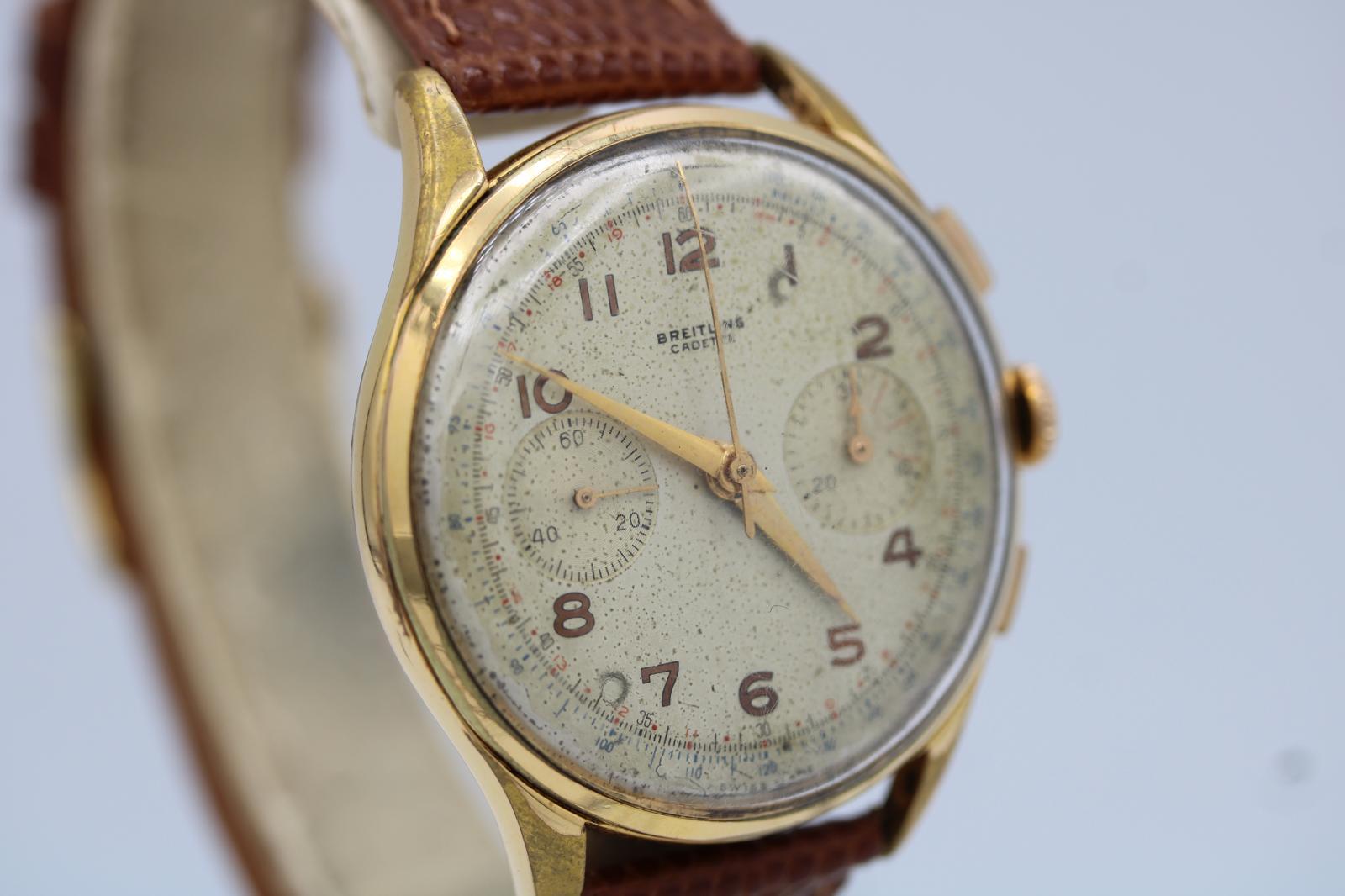 Breitling Cadette  Chronographe Vintage By  Vénus 175  Plaqué or  1950s

Si les chronographes vintage sont votre passion, cette Breitling Cadette offre quelque chose de différent et de beau - un garde-temps avec du charme à l'extérieur et un