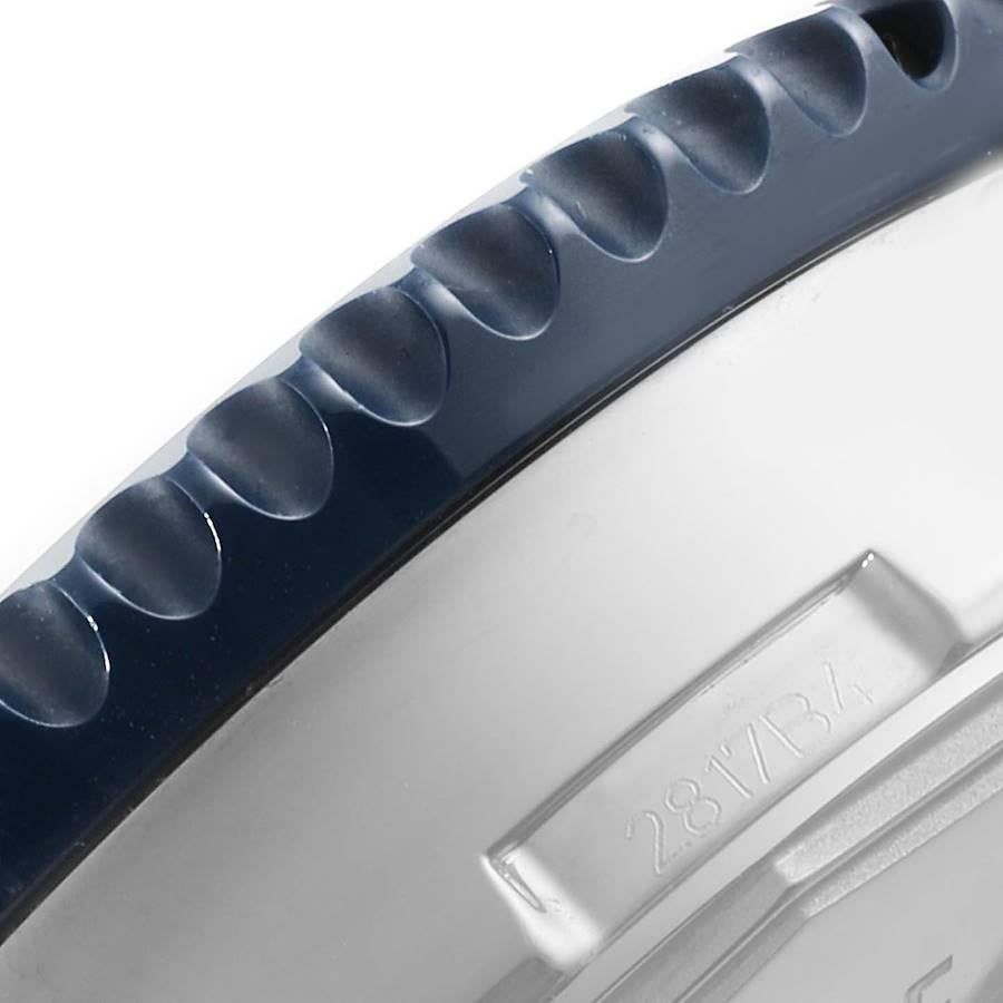 Stahl-Herrenuhr Y24310 mit blauer Chronoliner-Zifferblatt-Lünette von Breitling im Zustand „Gut“ im Angebot in Atlanta, GA