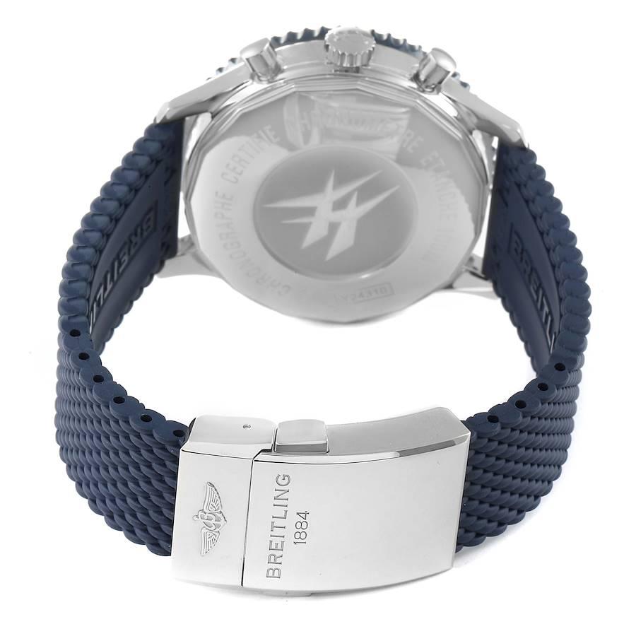 Stahl-Herrenuhr Y24310 mit blauer Chronoliner-Zifferblatt-Lünette von Breitling im Angebot 2