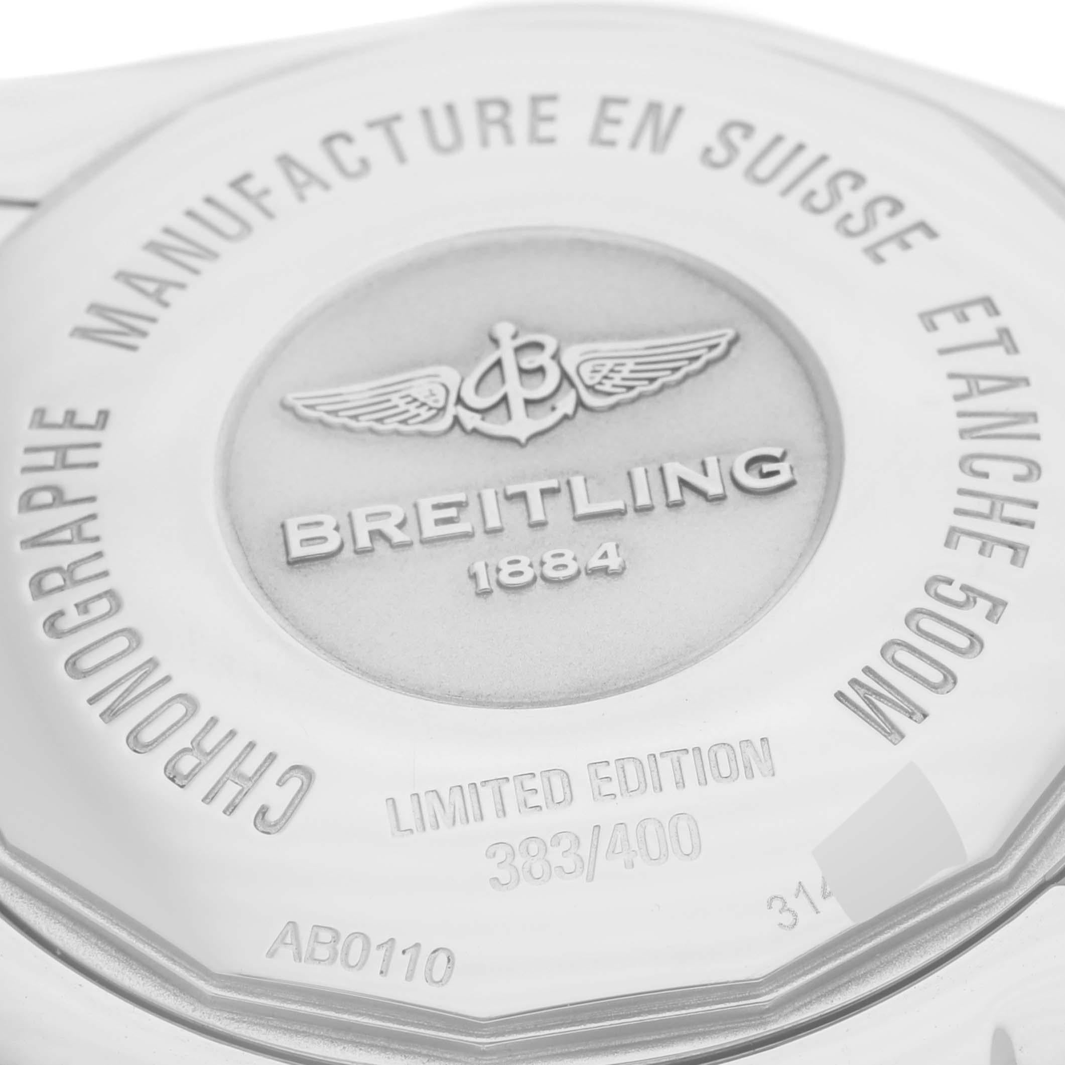 Breitling Chronomat 01 Blue Mother of Pearl Steel Mens Watch AB0110 Box Card. Mouvement automatique à remontage automatique, officiellement certifié chronomètre. Fonction chronographe. Boîtier en acier inoxydable de 43.5 mm de diamètre avec couronne