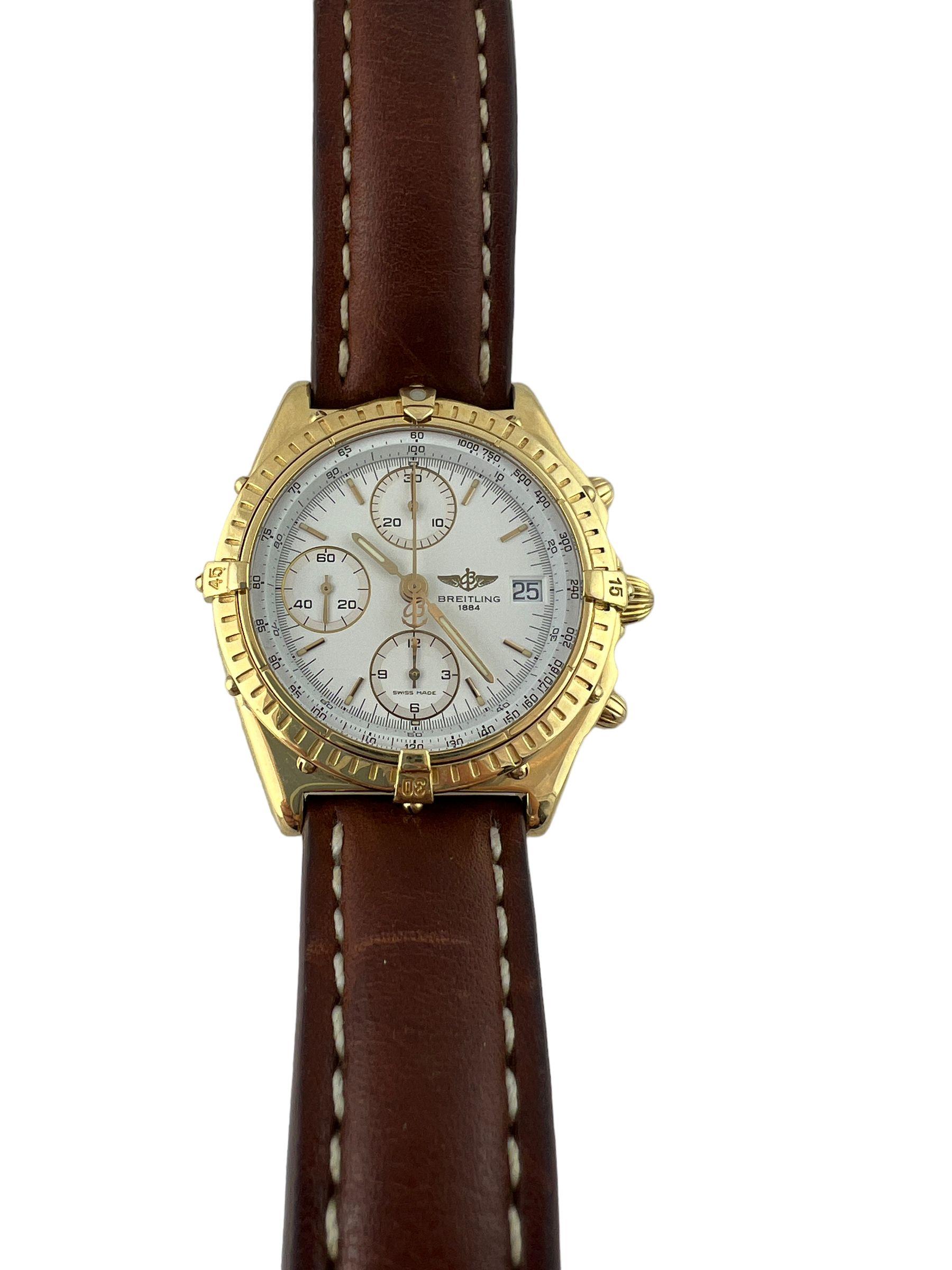 Herrenuhr aus 18 Karat Gelbgold mit Breitling Chronomat-Lederband K13047X im Zustand „Gut“ im Angebot in Washington Depot, CT