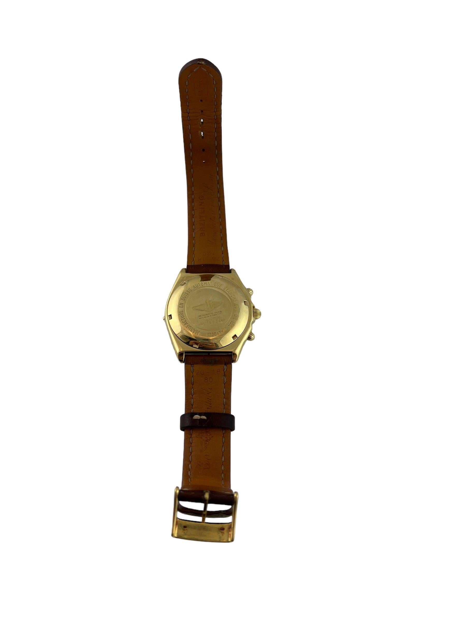 Herrenuhr aus 18 Karat Gelbgold mit Breitling Chronomat-Lederband K13047X im Angebot 4
