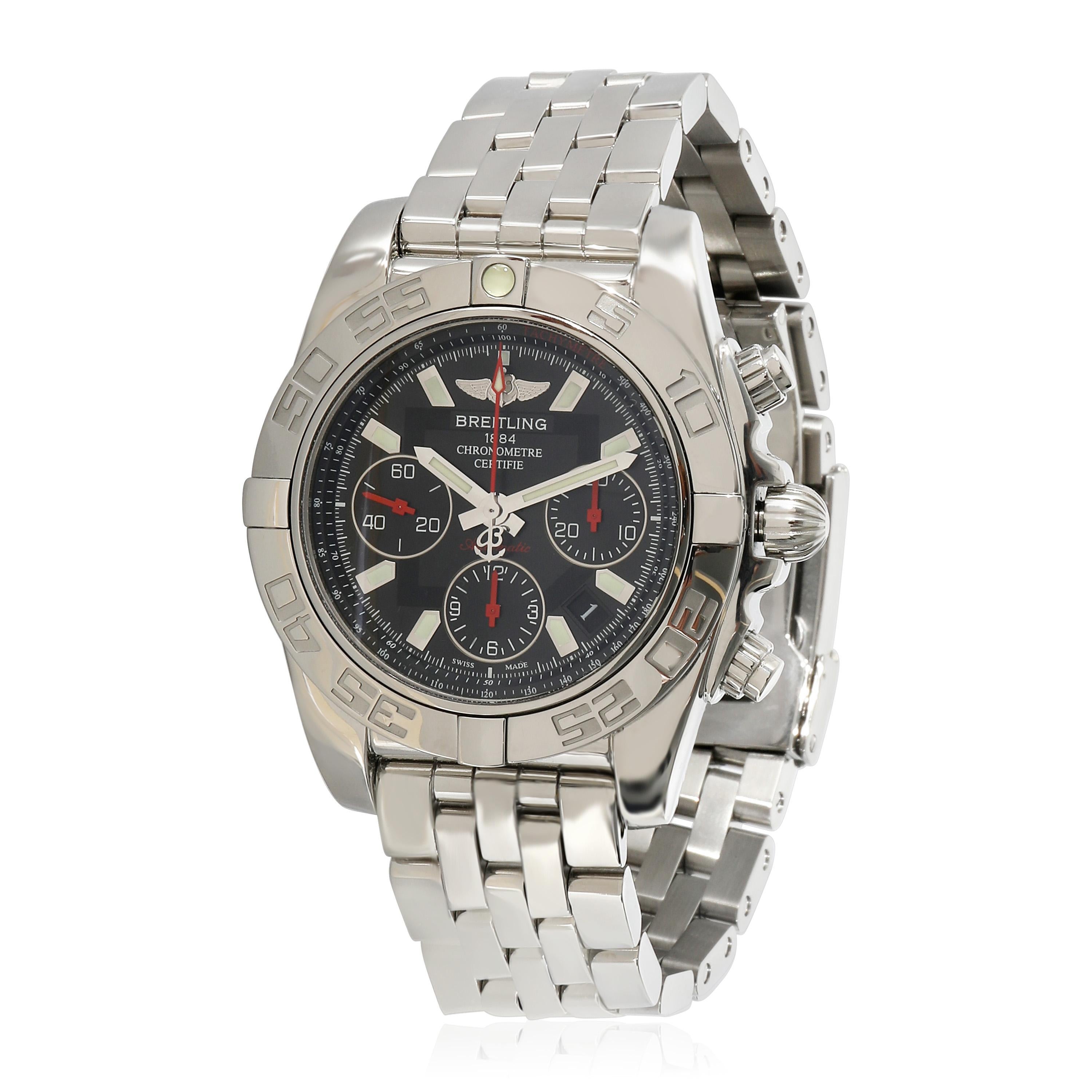 Breitling Chronomat 41 AB014112/BB47 Men's Watch in  Stainless Steel In Excellent Condition For Sale In New York, NY