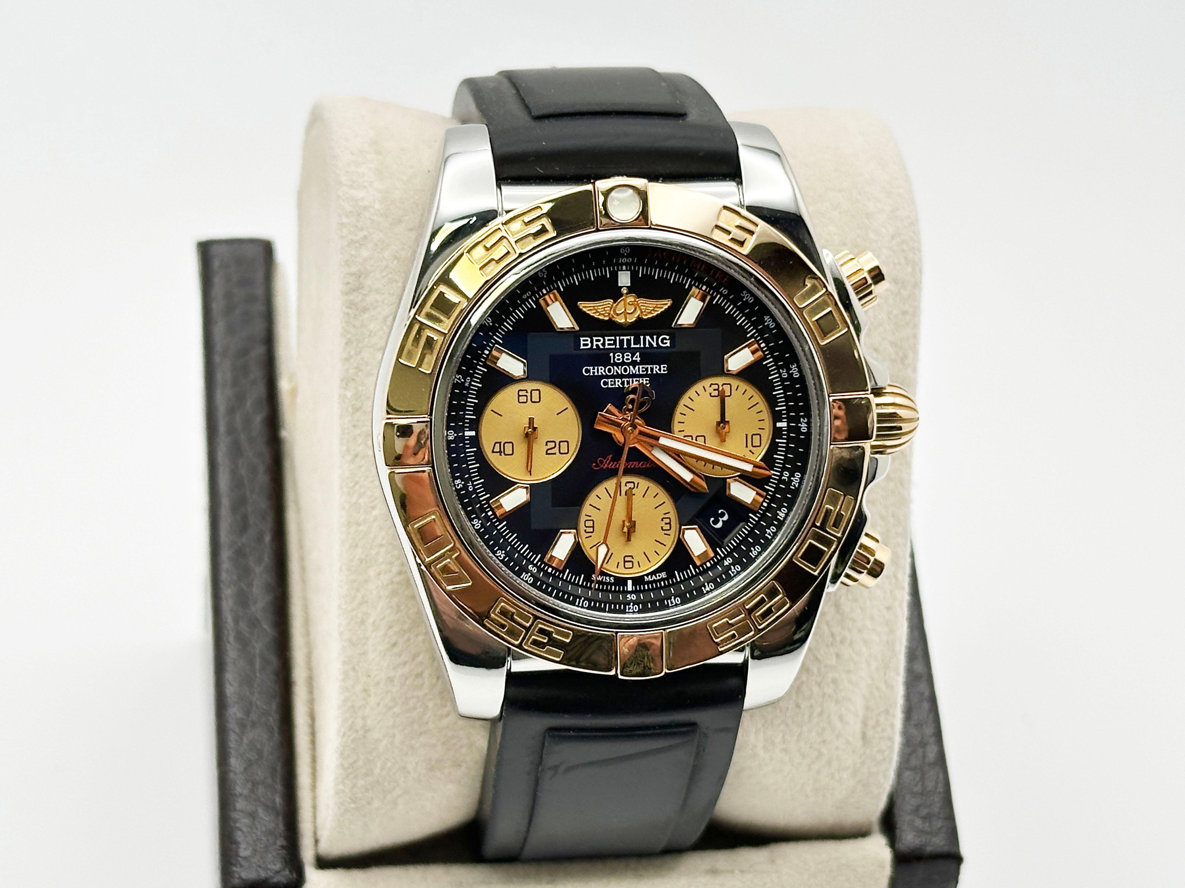Style Number: CB0140



Year: 2013

 

Model: Breitling Chronomat 41  

 

Case Material: Stainless Steel 

 

Band: Rubber

 

Bezel: 18K Rose Gold 

 

Dial: Black Dial 

 

Face: Sapphire Crystal 

 

Case Size: 41mm 

 

Includes: 

-Elegant