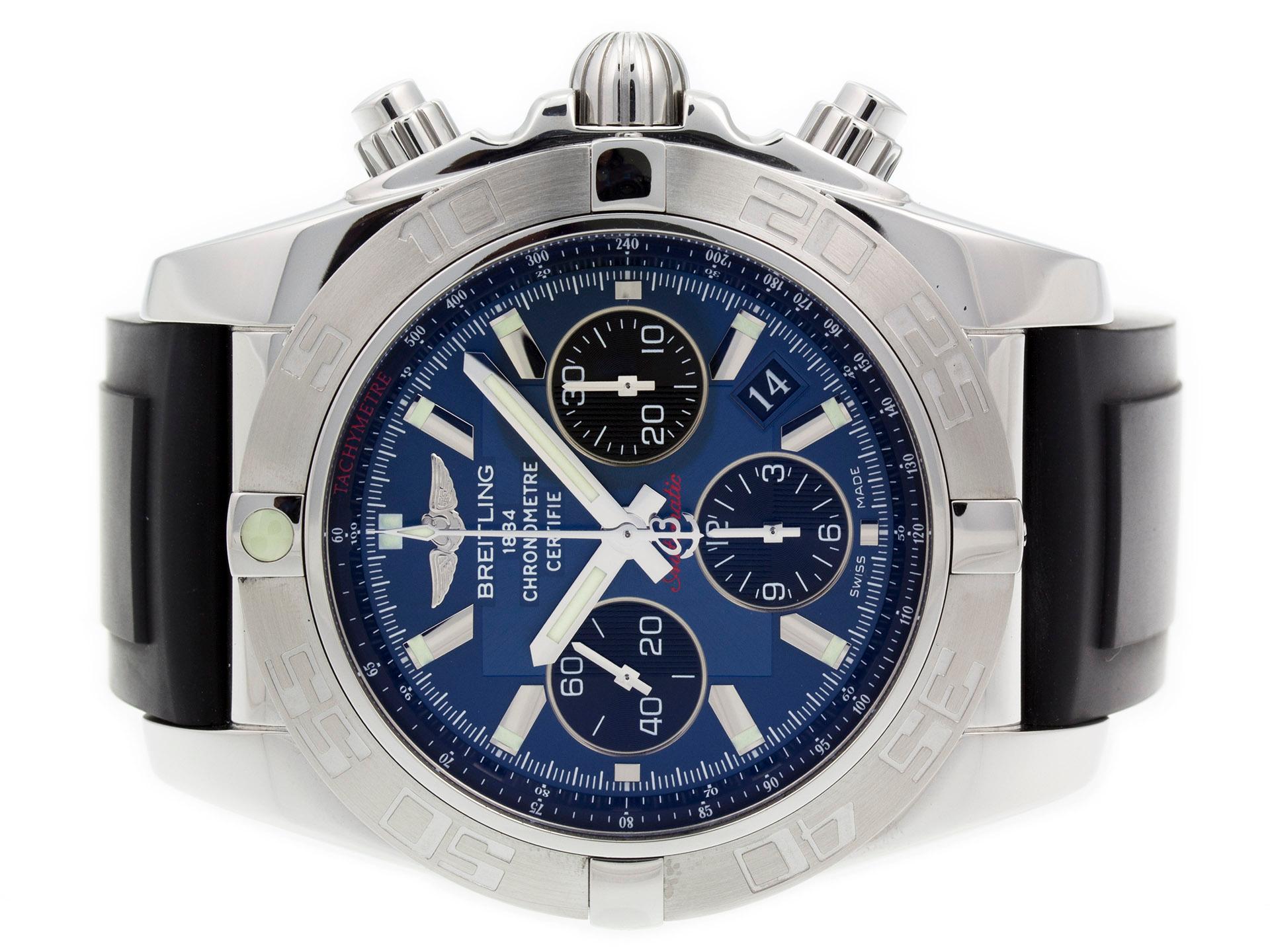 Breitling Chronomat 44 AB011011/C789 In Good Condition For Sale In Willow Grove, PA