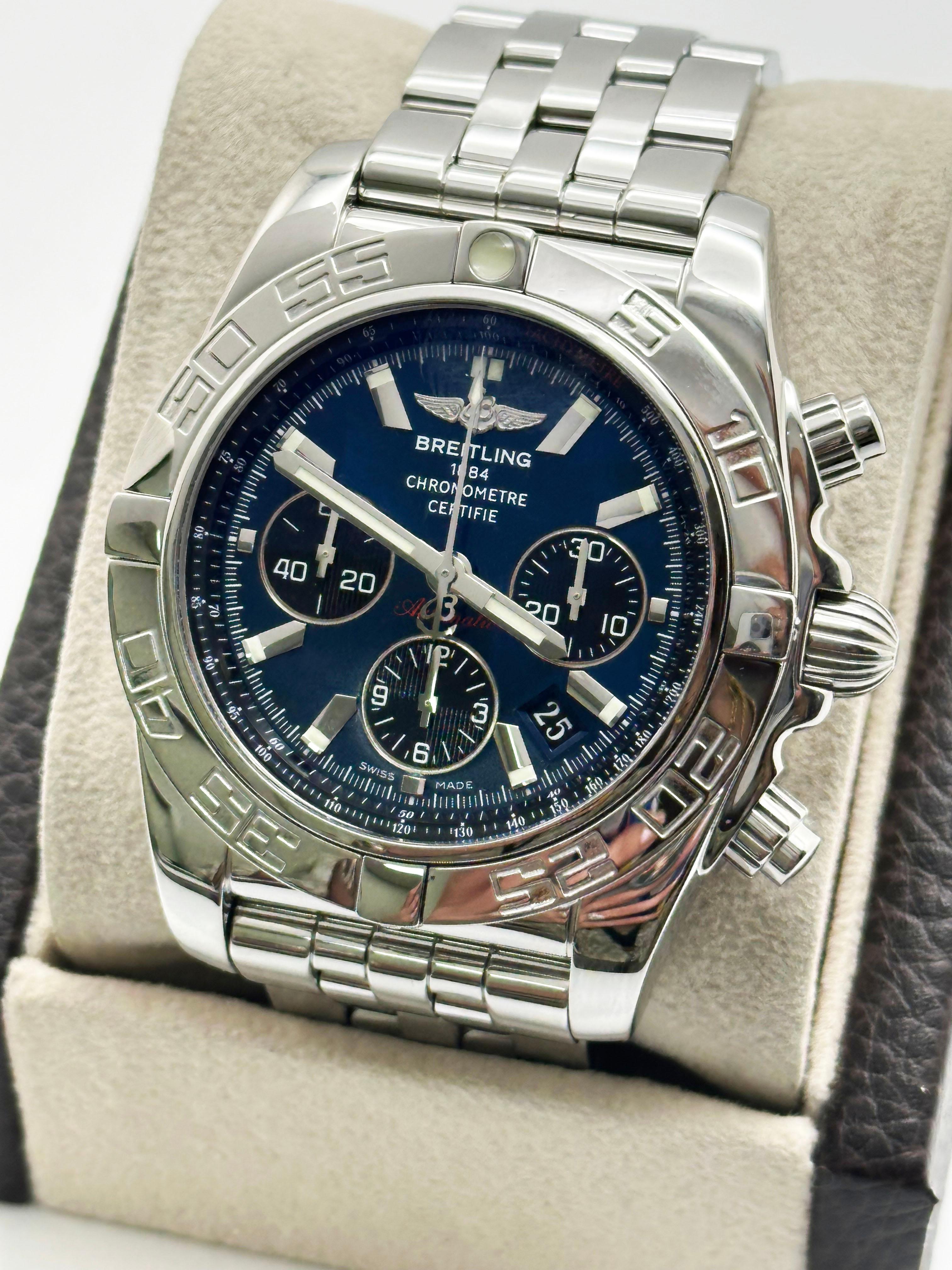 Breitling Chronomat 44 B01 AB0110 Edelstahl Blau Zifferblatt Papiere 44mm Herren im Angebot