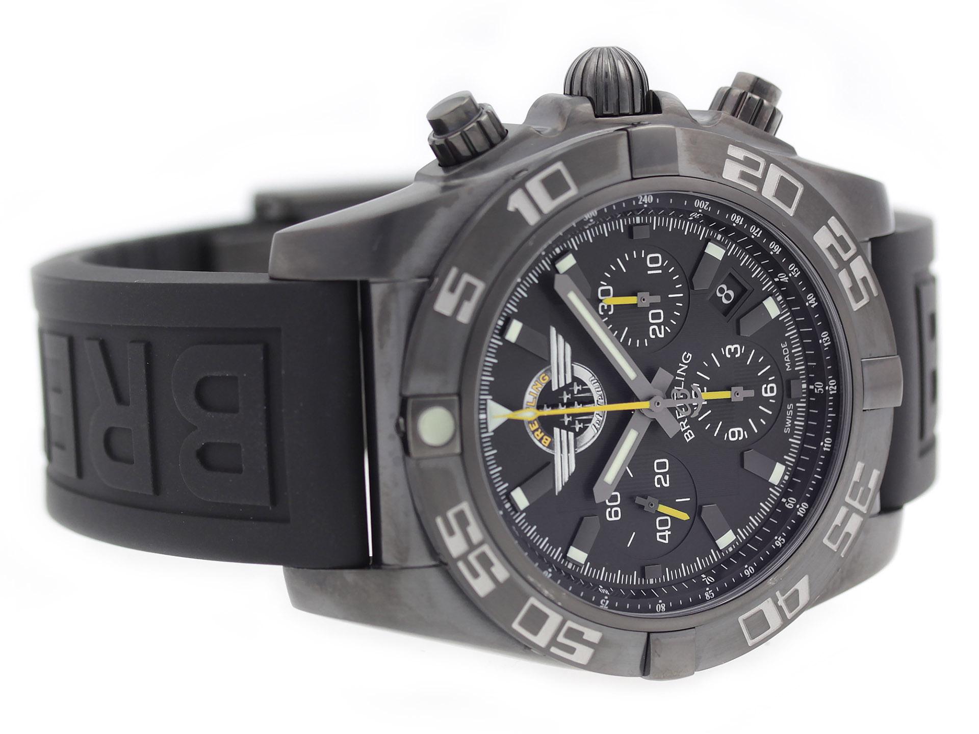 Blacksteel Breitling Chronomat 44 JetTeam Limited Edition MB01109L/BD48 watch, water resistant to 200m, with date, chronograph, tachymeter, and rubber strap.

Watch	
Brand:	Breitling
Series:	Chronomat 44 JetTeam Limited Edition xxx/500
Model