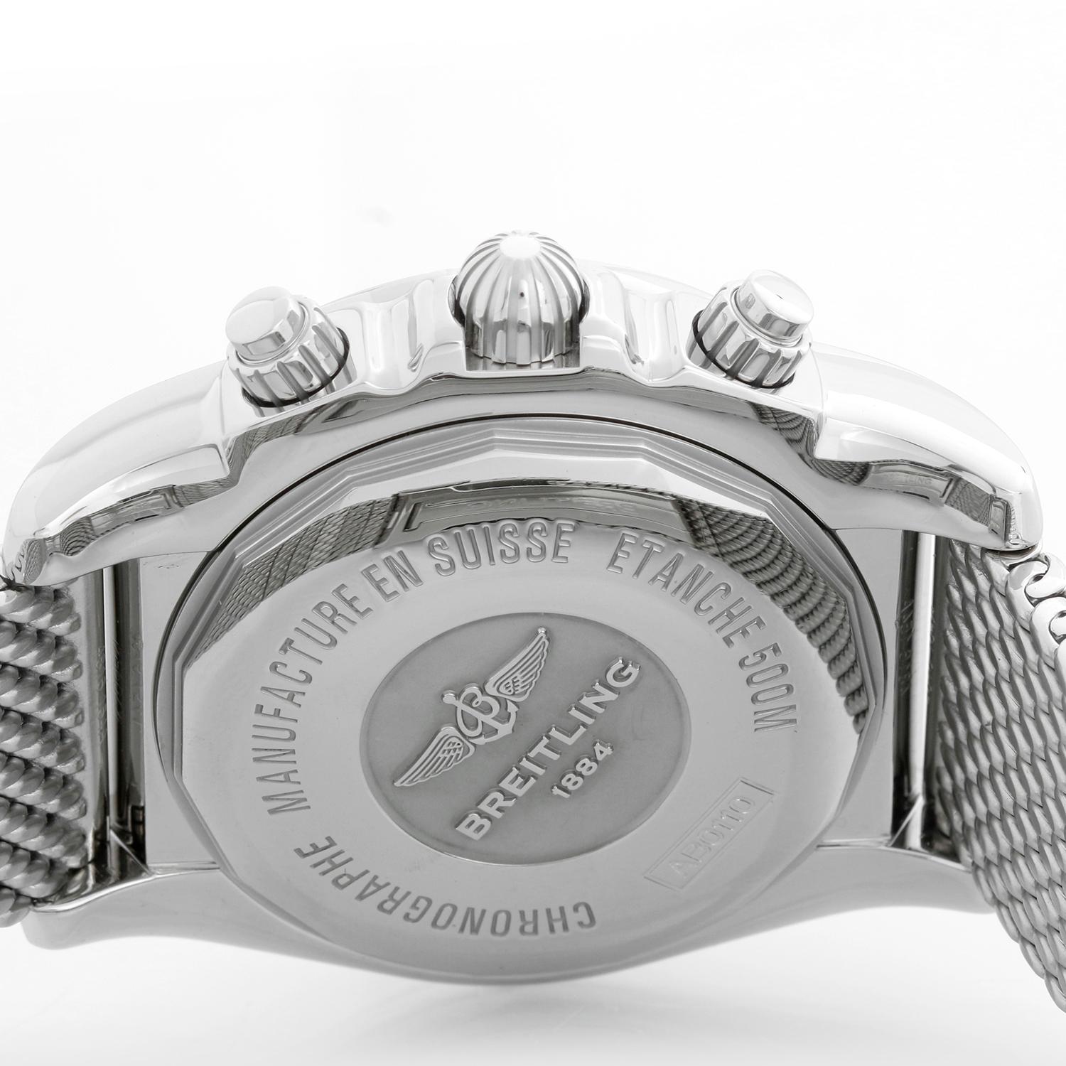 Breitling Chronomat 44 Stainless Steel Men's Chronograph Watch AB0110 In Excellent Condition For Sale In Dallas, TX
