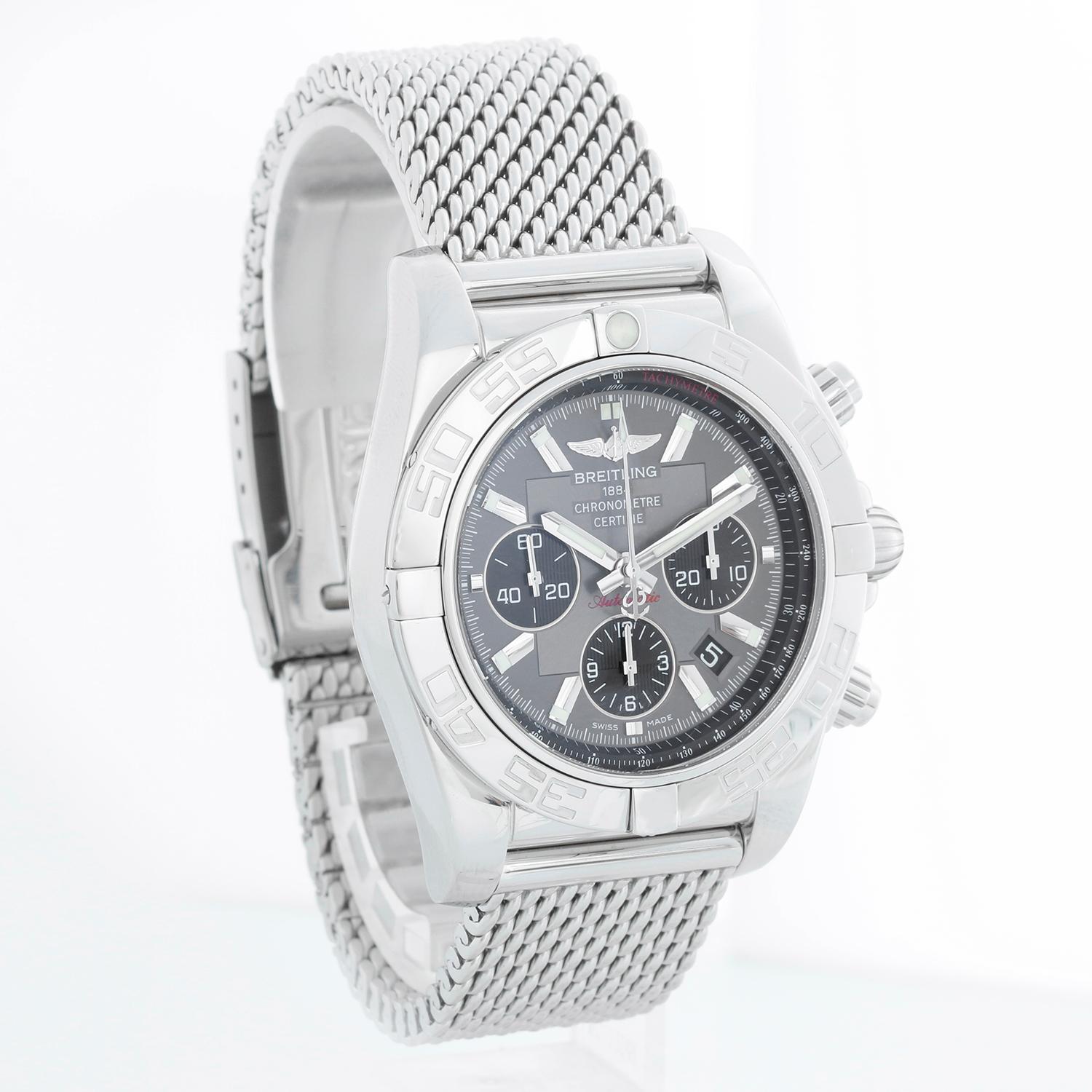 Breitling Chronomat 44 Stainless Steel Men's Chronograph Watch AB0110 For Sale 2