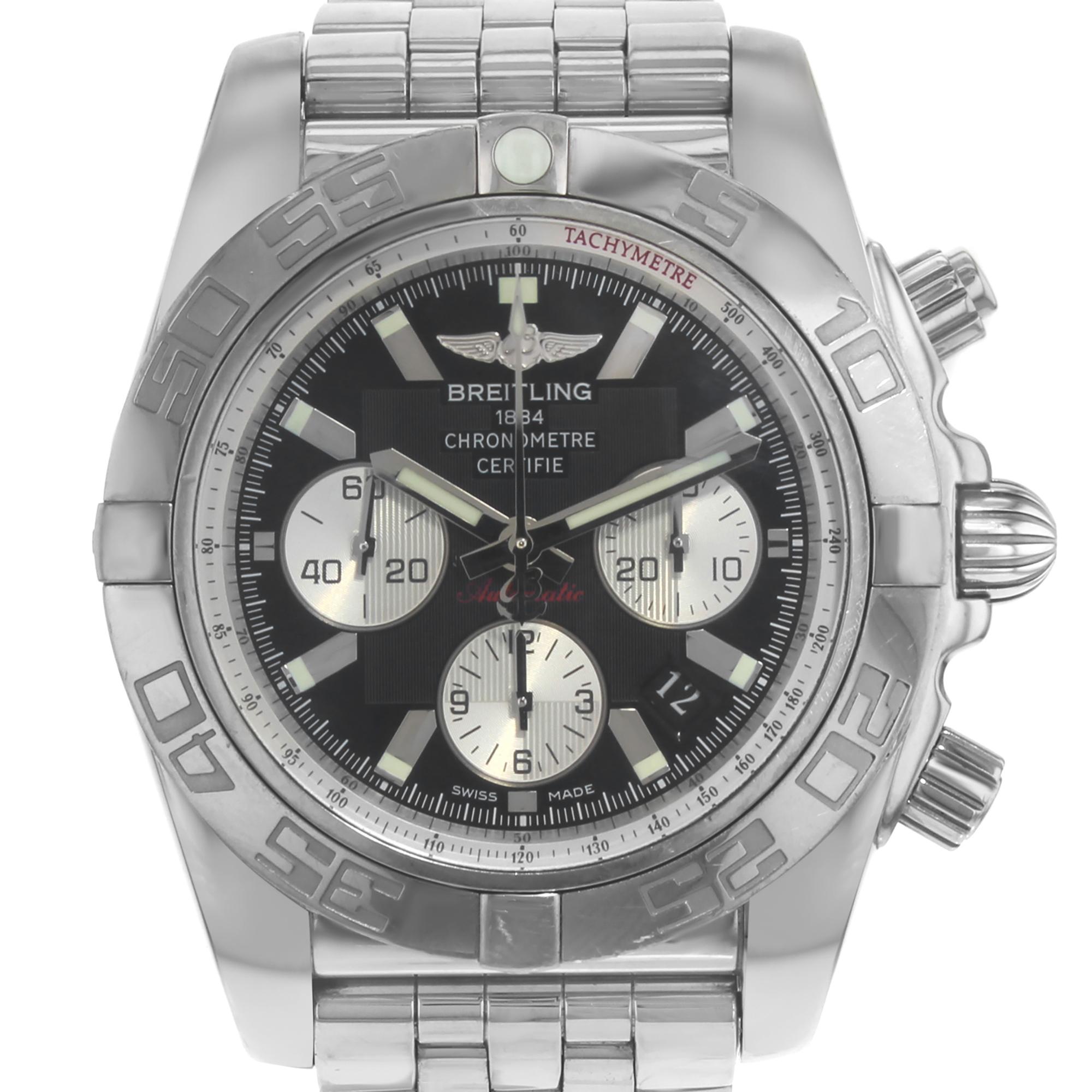 This pre-owned Breitling Chronomat 44 AB011012/B967-375A is a beautiful men's timepiece that is powered by mechanical (automatic) movement which is cased in a stainless steel case. It has a round shape face, chronograph, date indicator, small