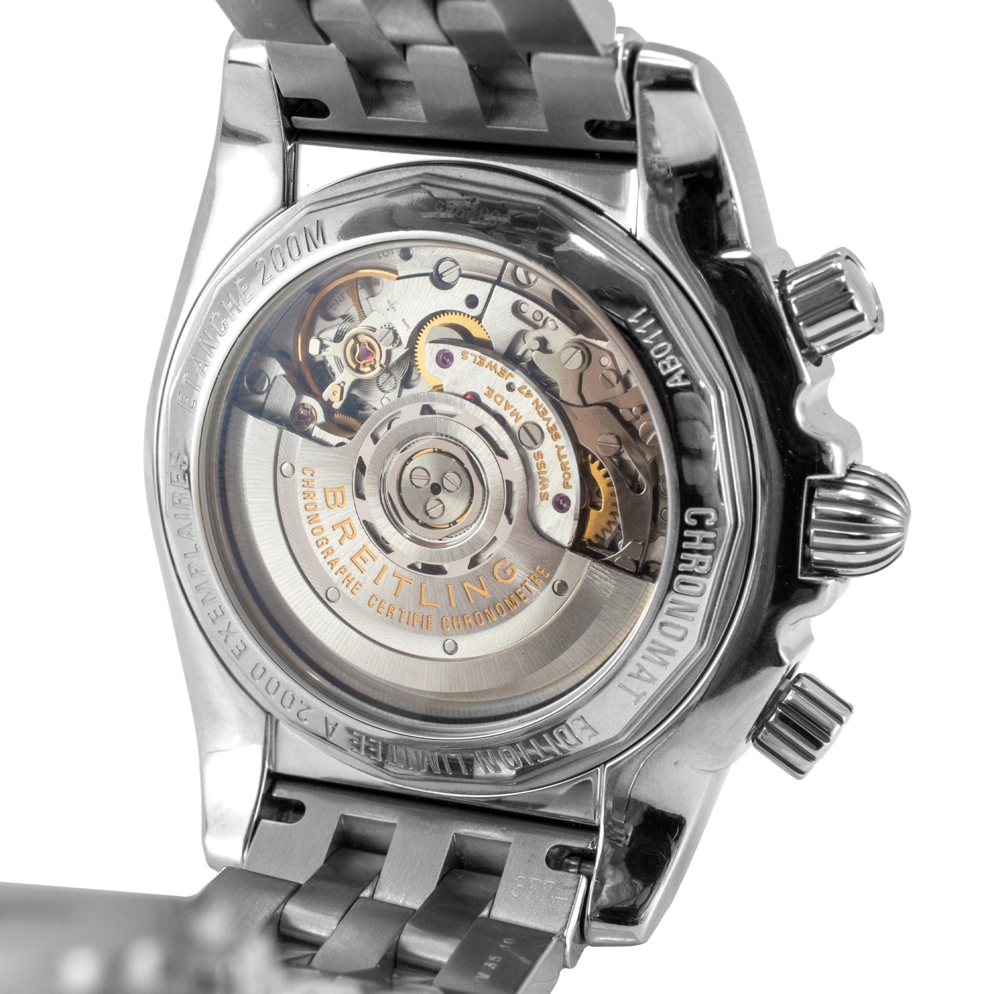 Montre Breitling Chronomat 44MM AB0111 Automatique Cadran noir Acier inoxydable en vente 2
