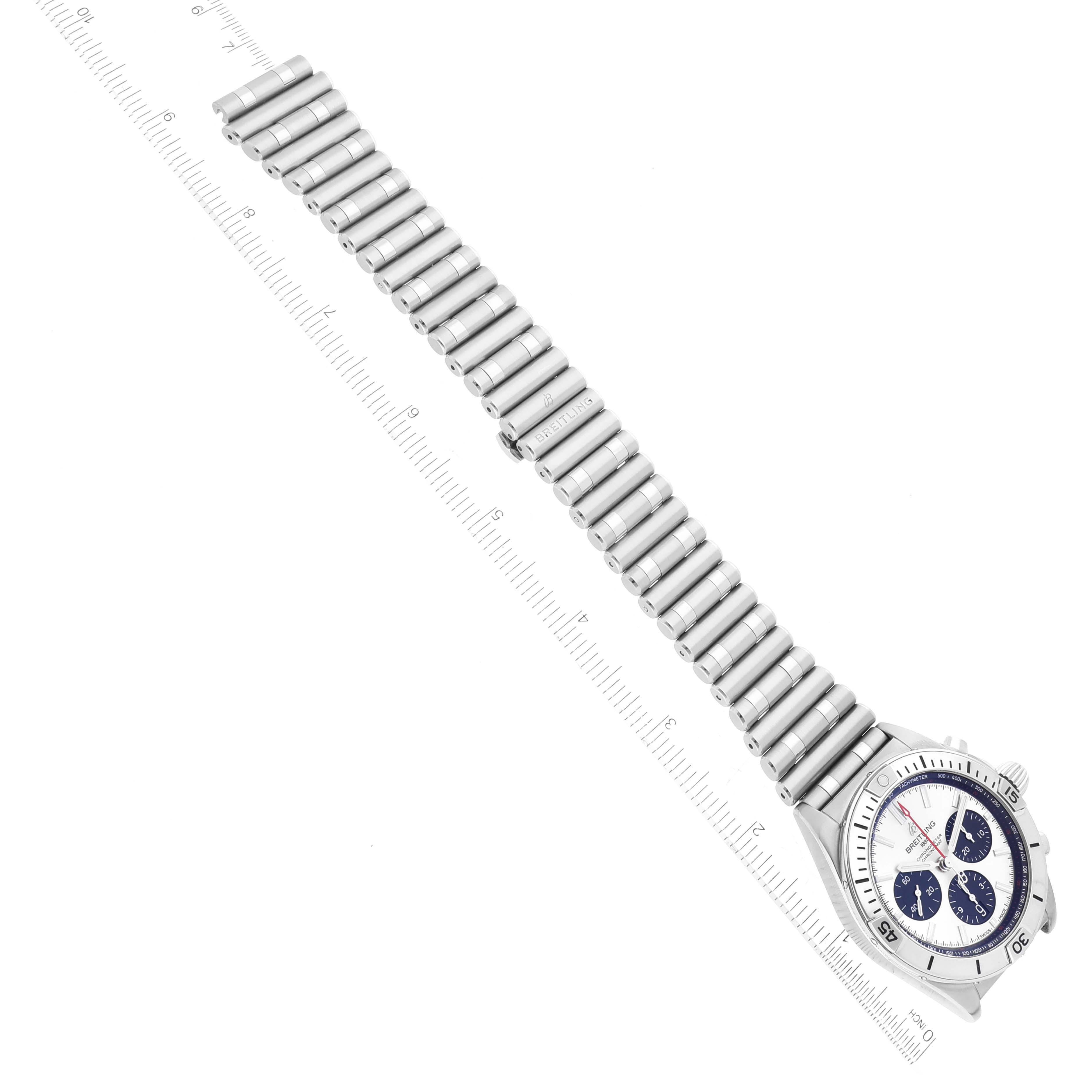 Breitling Chronomat B01 Montre en acier avec cadran argenté pour hommes AB0134 Boîte Card en vente 5
