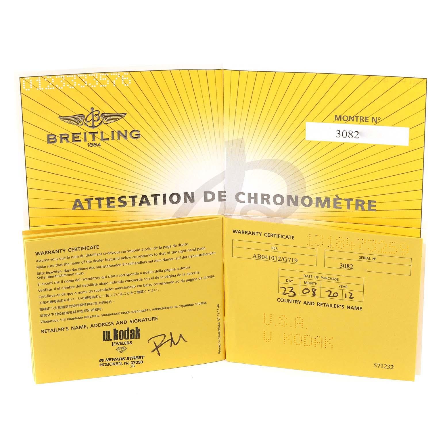 Breitling Chronomat GMT avec cadran en acier et argent pour hommes AB0410, boîte et papiers d'origine en vente 6